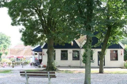 Facade/entrance in 't Wapen van Middelie