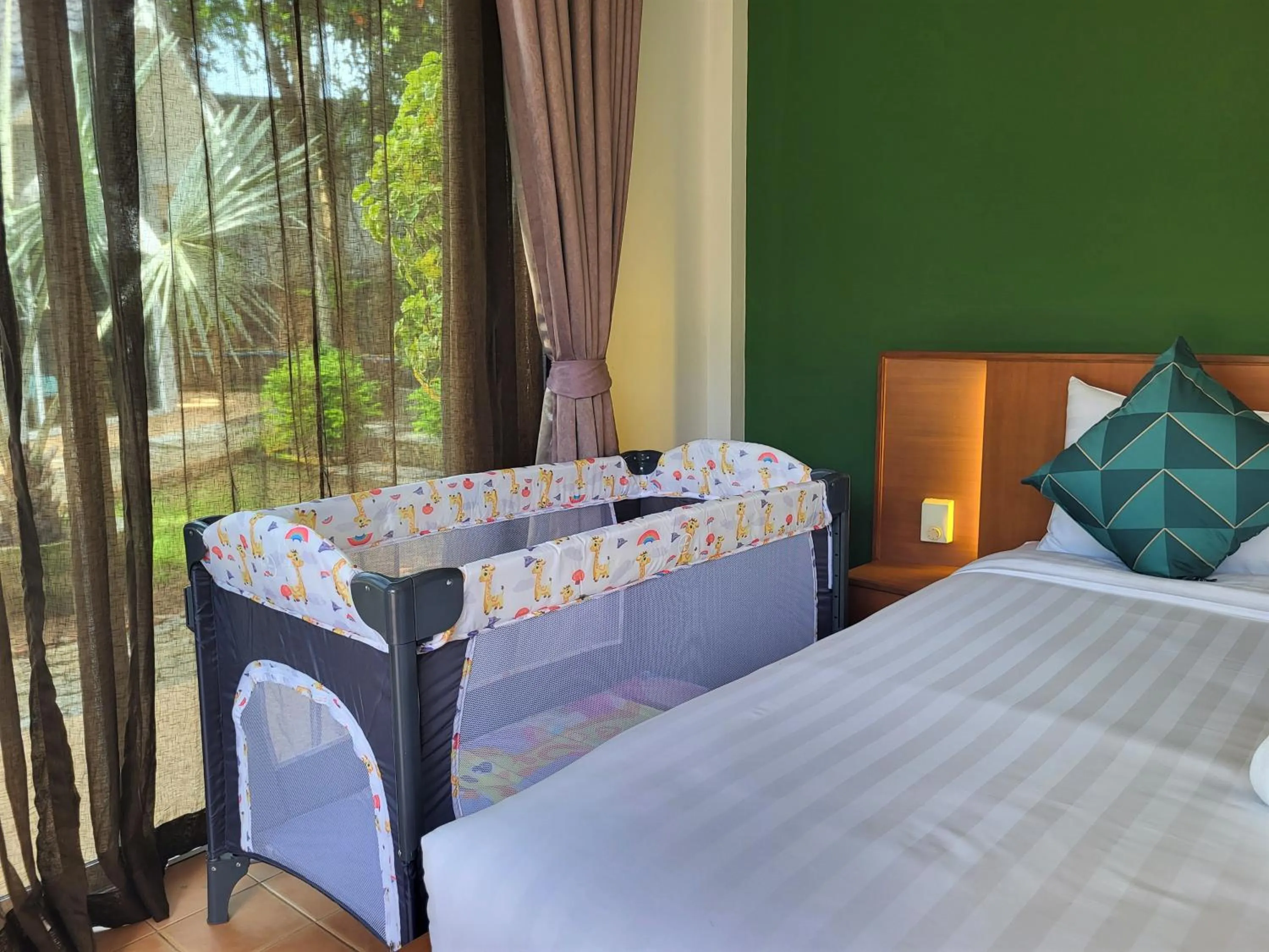 cot, Bed in Blue Palm Kata Resort