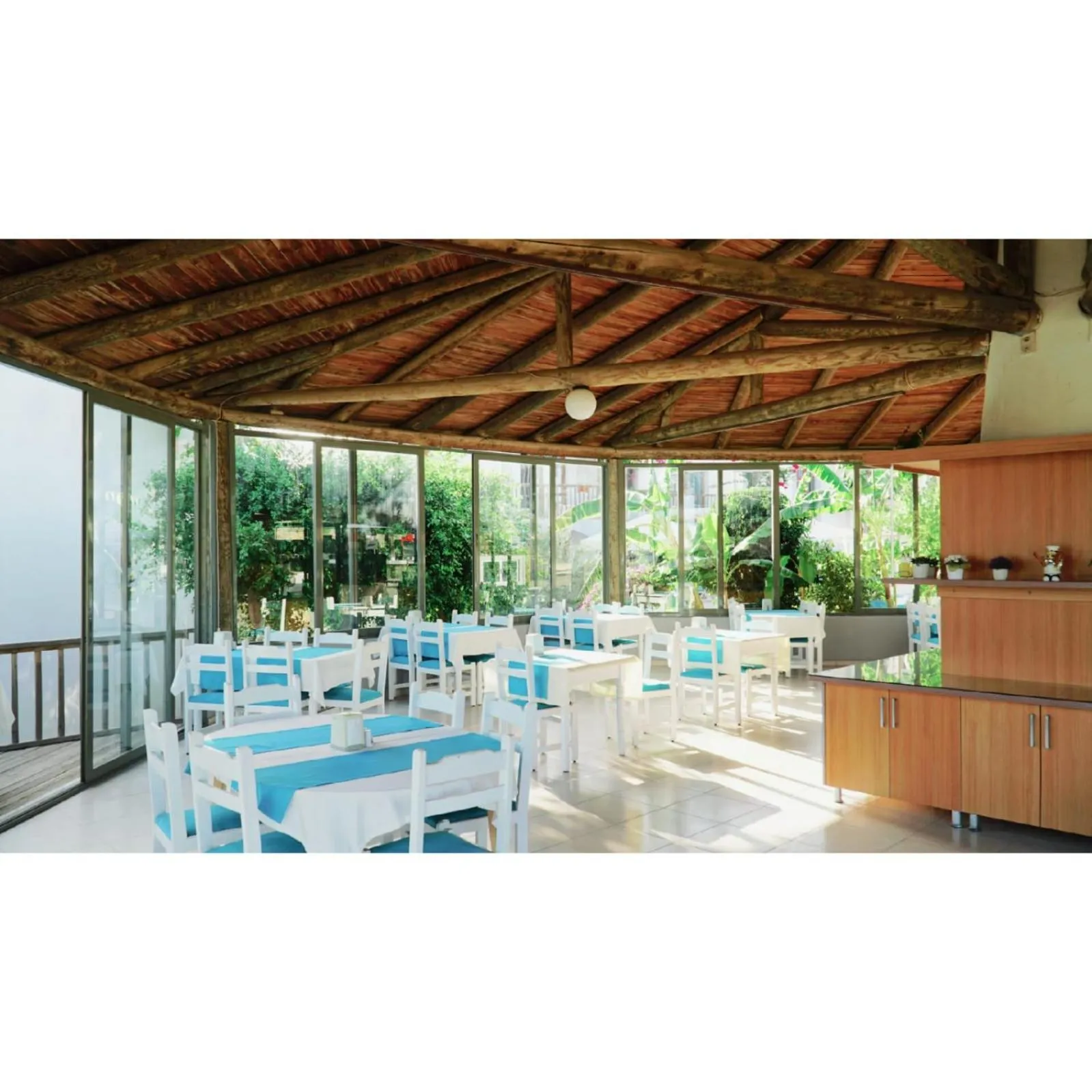 Restaurant/places to eat in Gumbet Cove Hotel