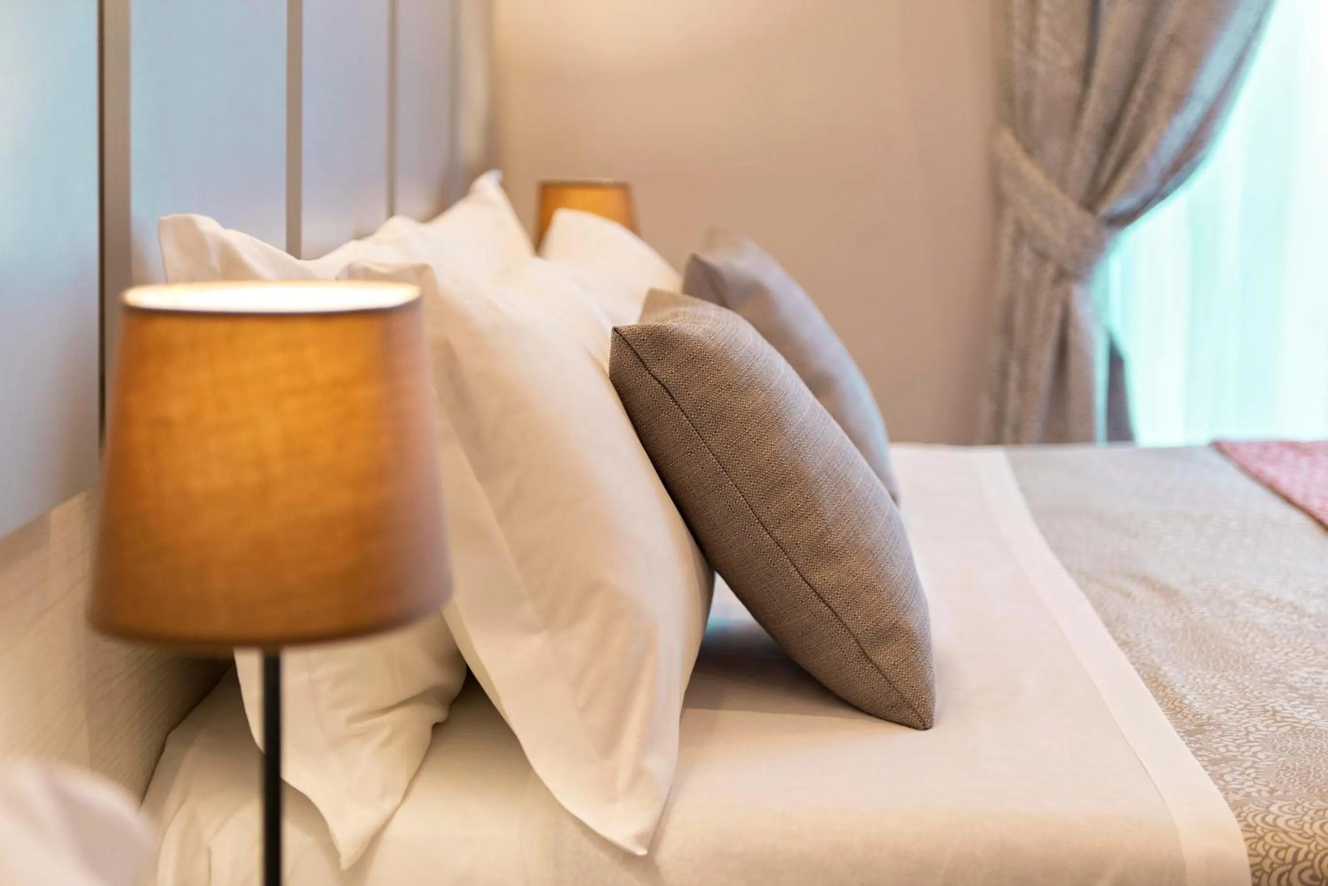 Bed in Five Rooms Rome Guesthouse