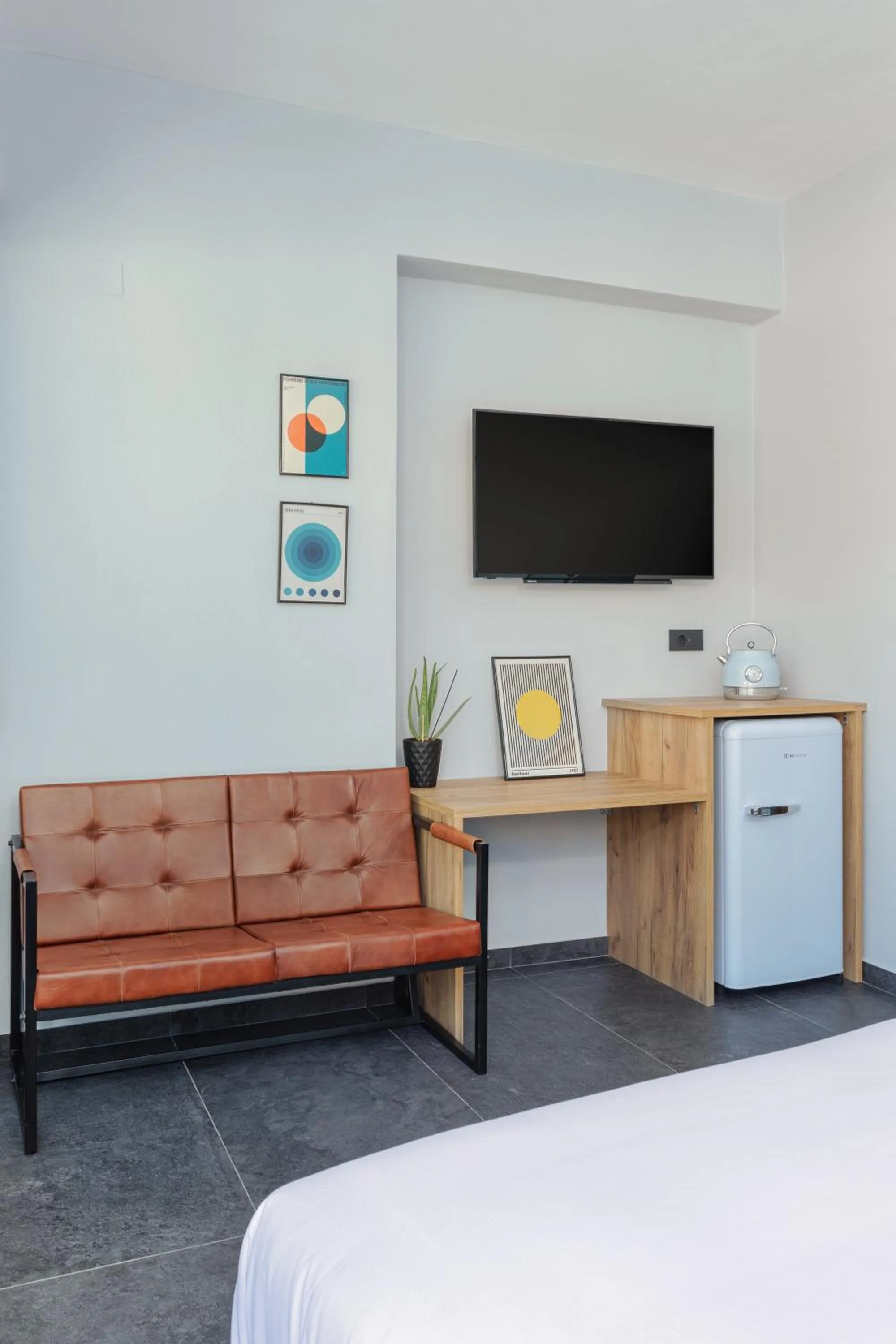 TV and multimedia, Bed in THE URBANIST •inner city residences•