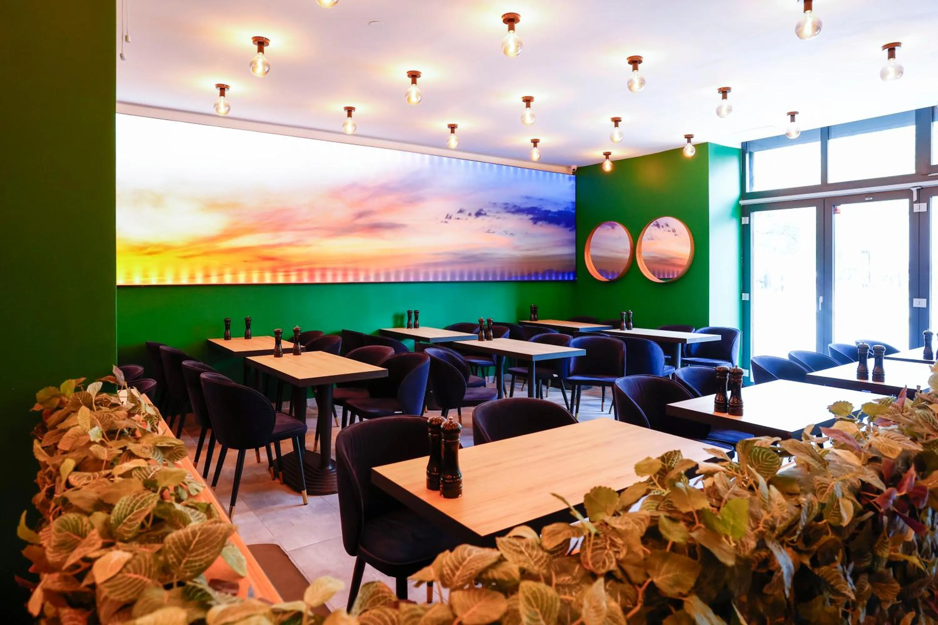 Restaurant/places to eat in Room's by Sleephotels