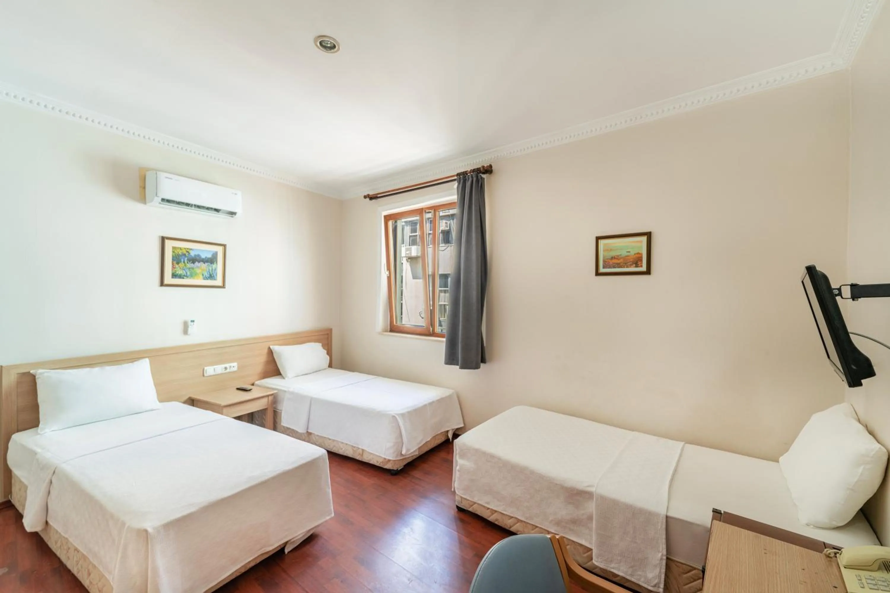 Photo of the whole room, Bed in Şehir Hotel