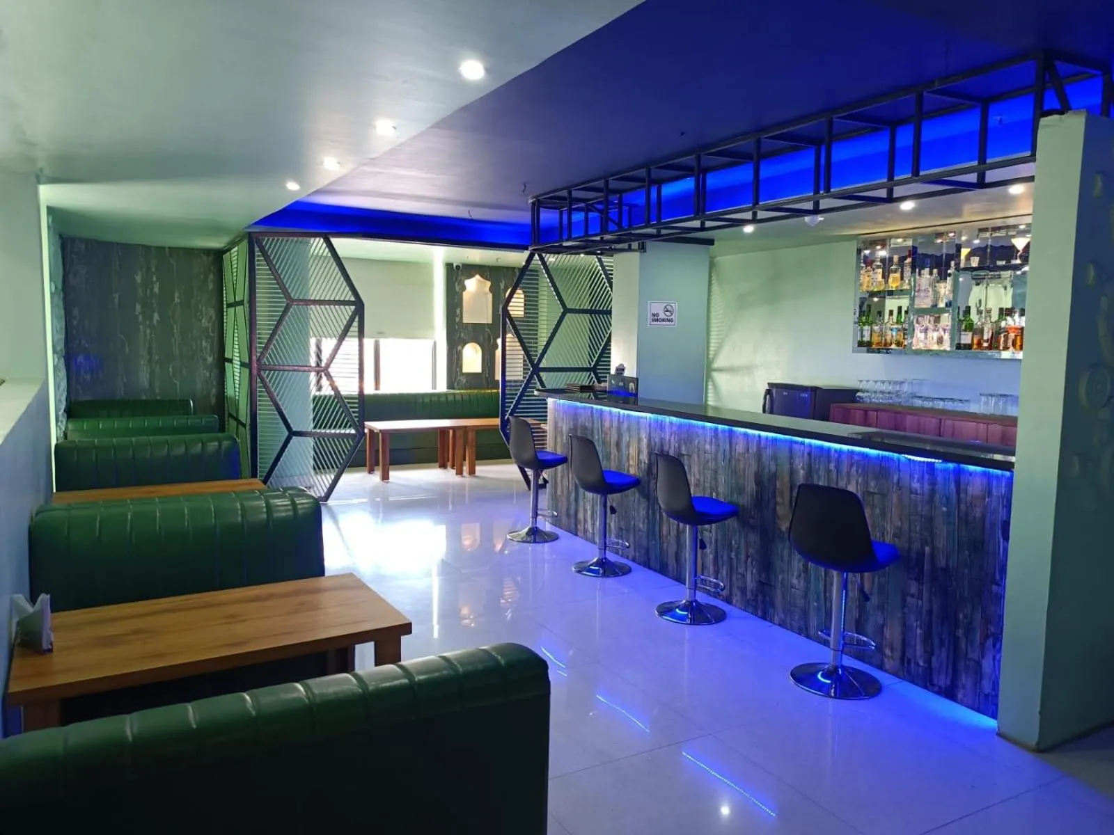 Lounge or bar in Hotel Autumn Crocus