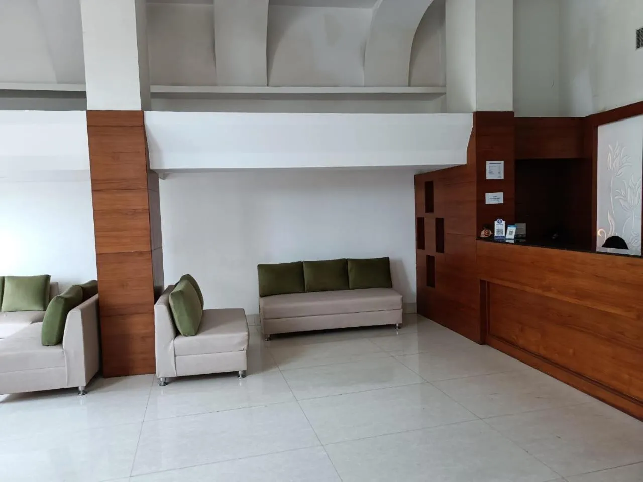 Seating area in Hotel Autumn Crocus