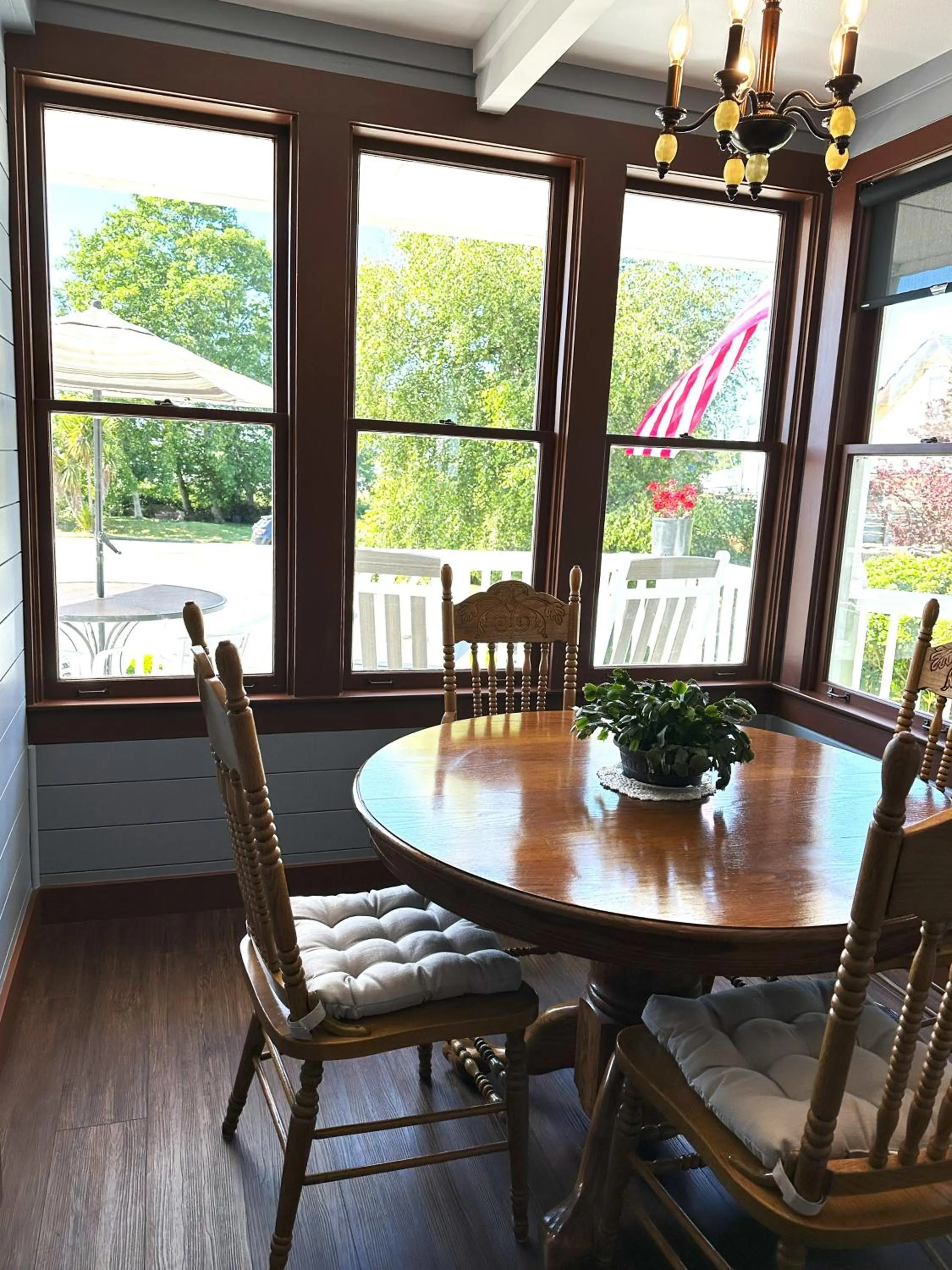 Breakfast in The Pearl Inn Bed and Breakfast