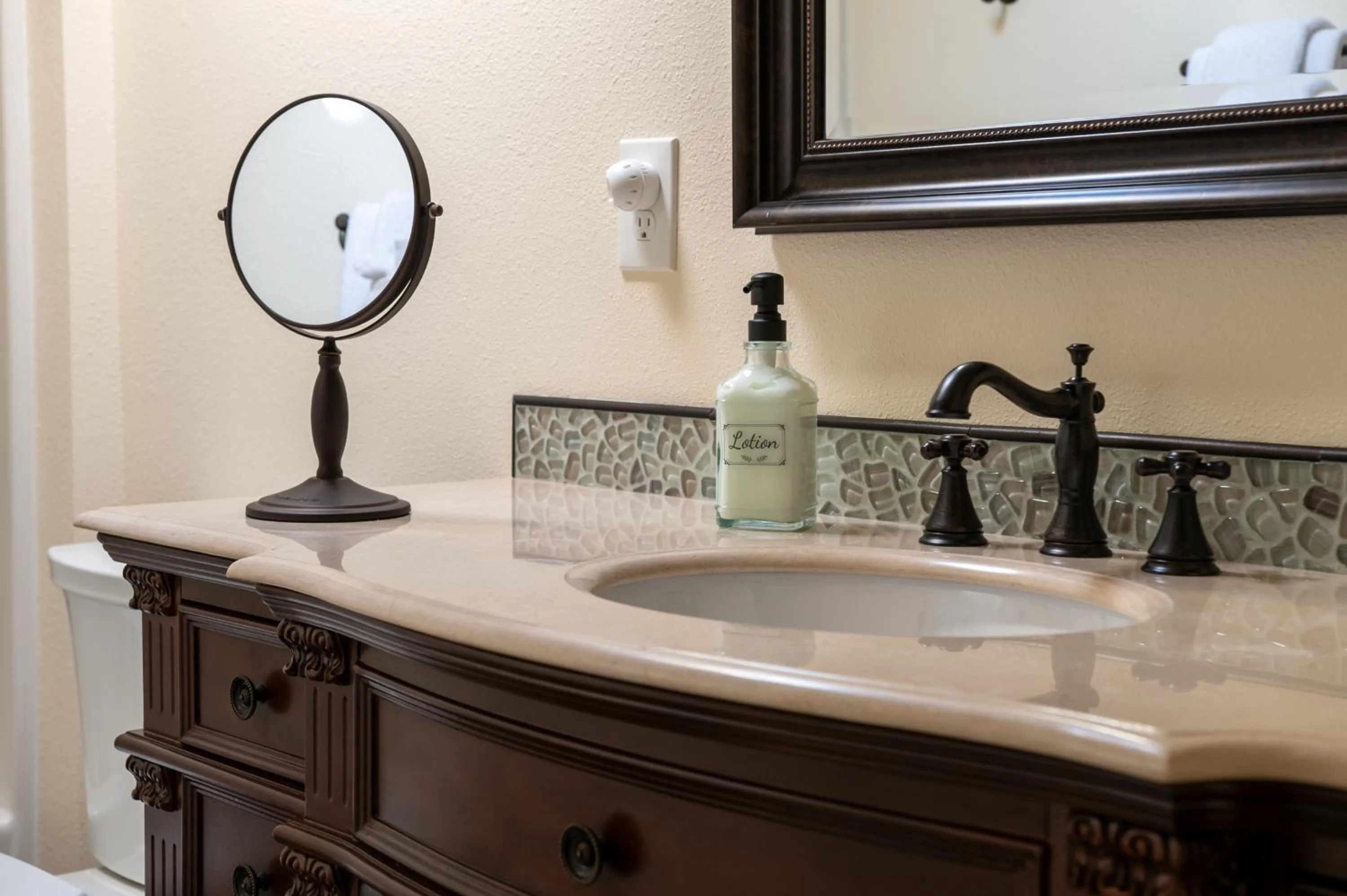 The Pearl Inn Bed and Breakfast