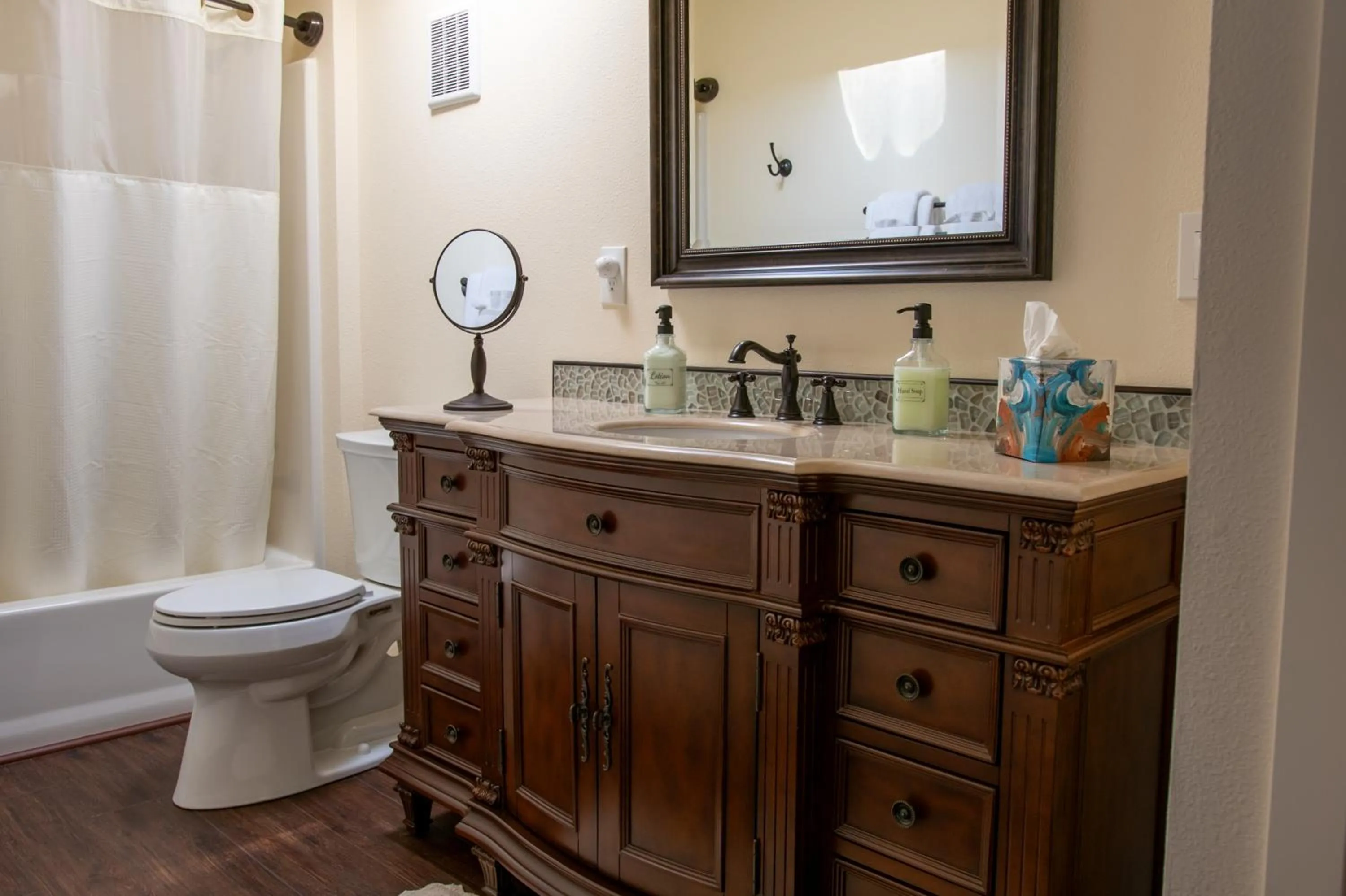 The Pearl Inn Bed and Breakfast