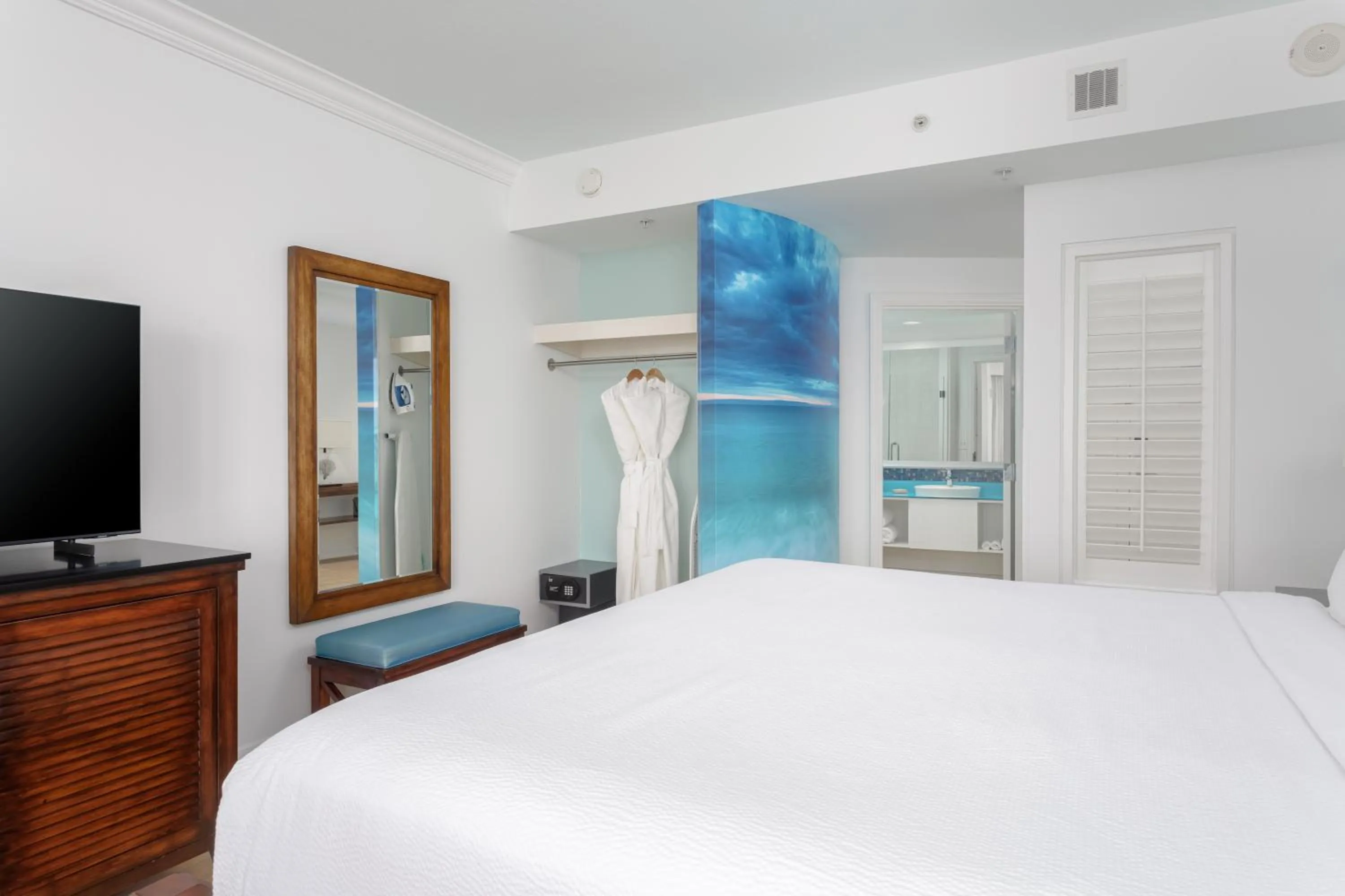 Guests, Bed in The Pensacola Beach Resort