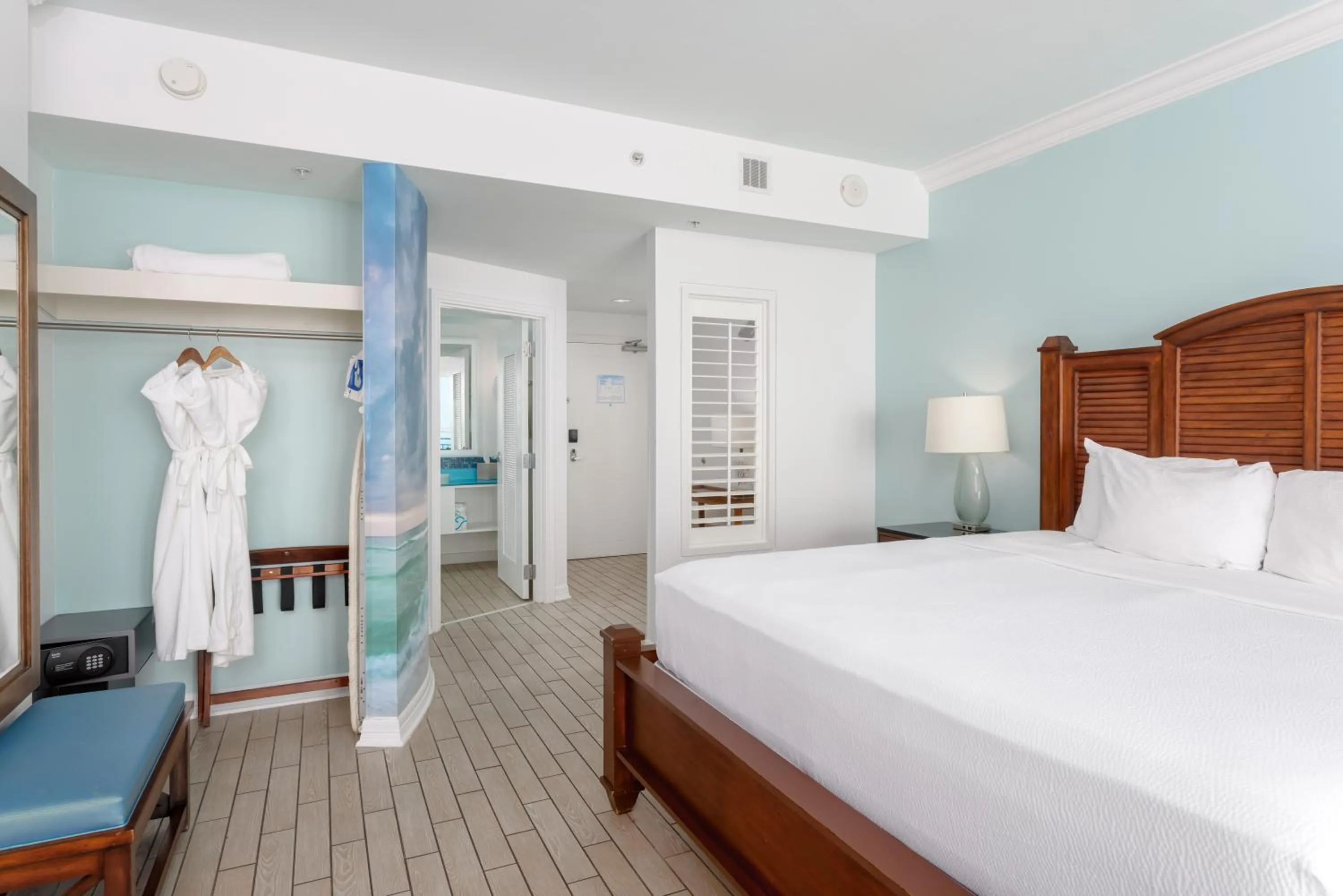 Guests, Bed in The Pensacola Beach Resort