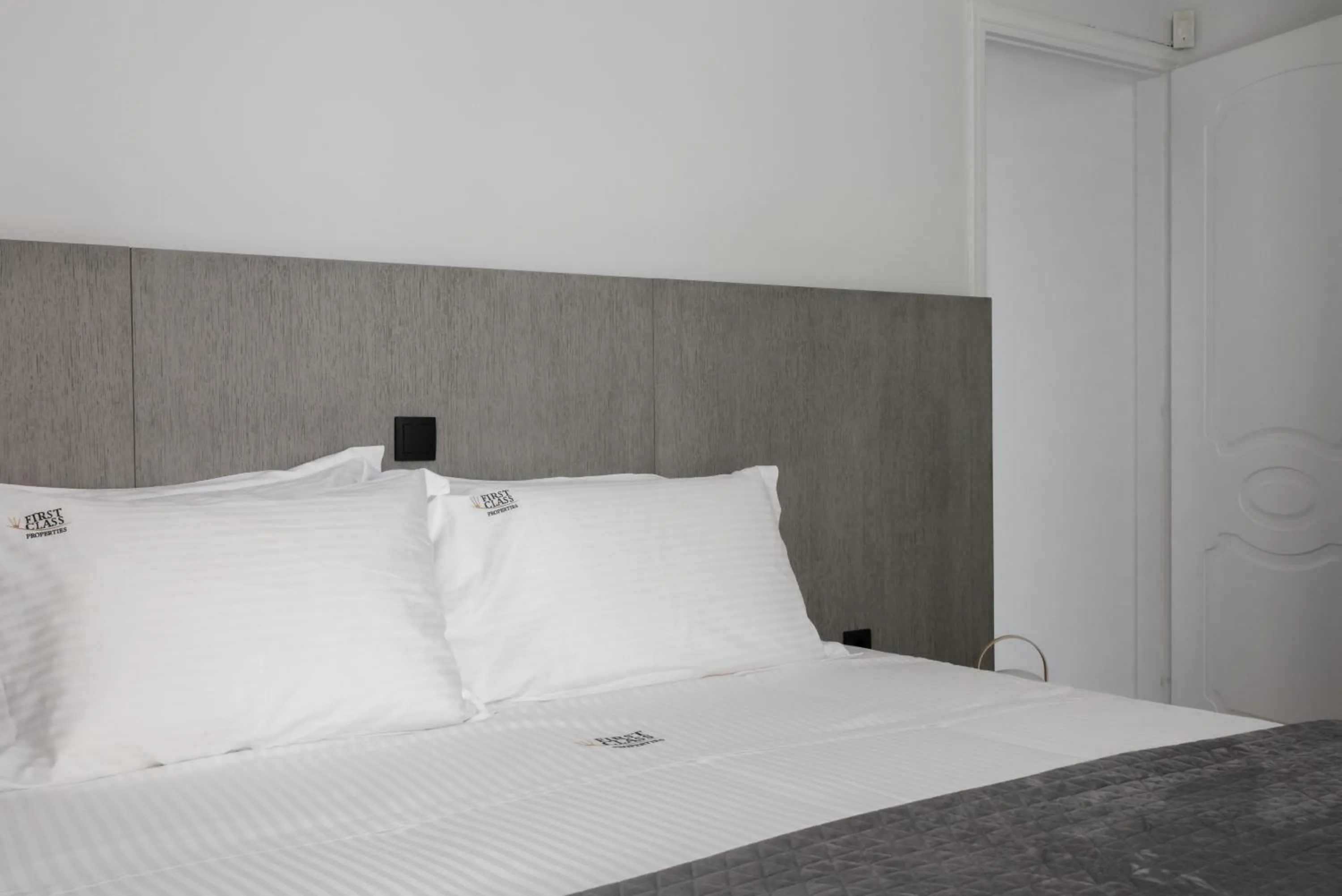 Bed in Varkiza Sea Front Residence by First Class Properties