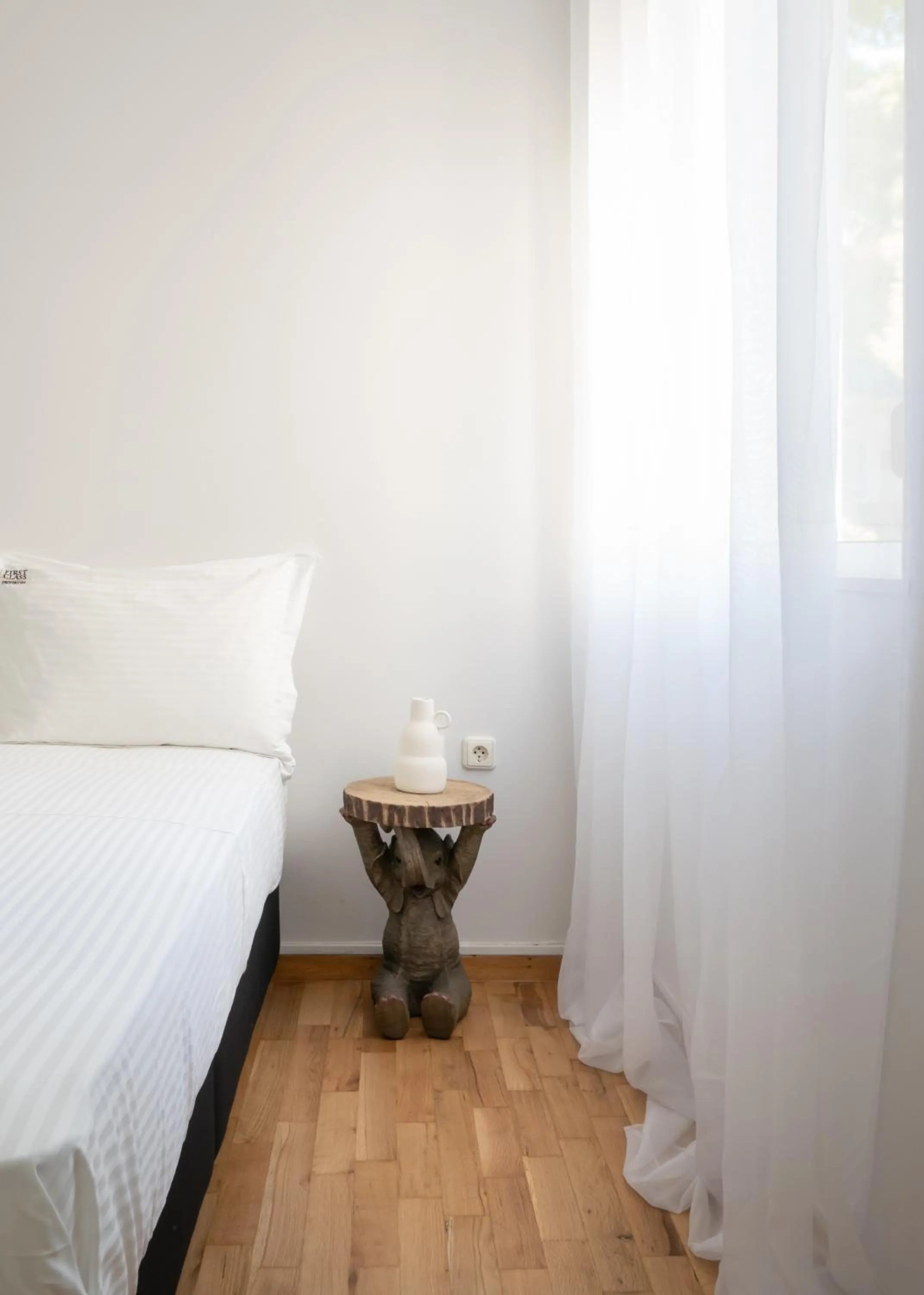 Bed in Varkiza Sea Front Residence by First Class Properties