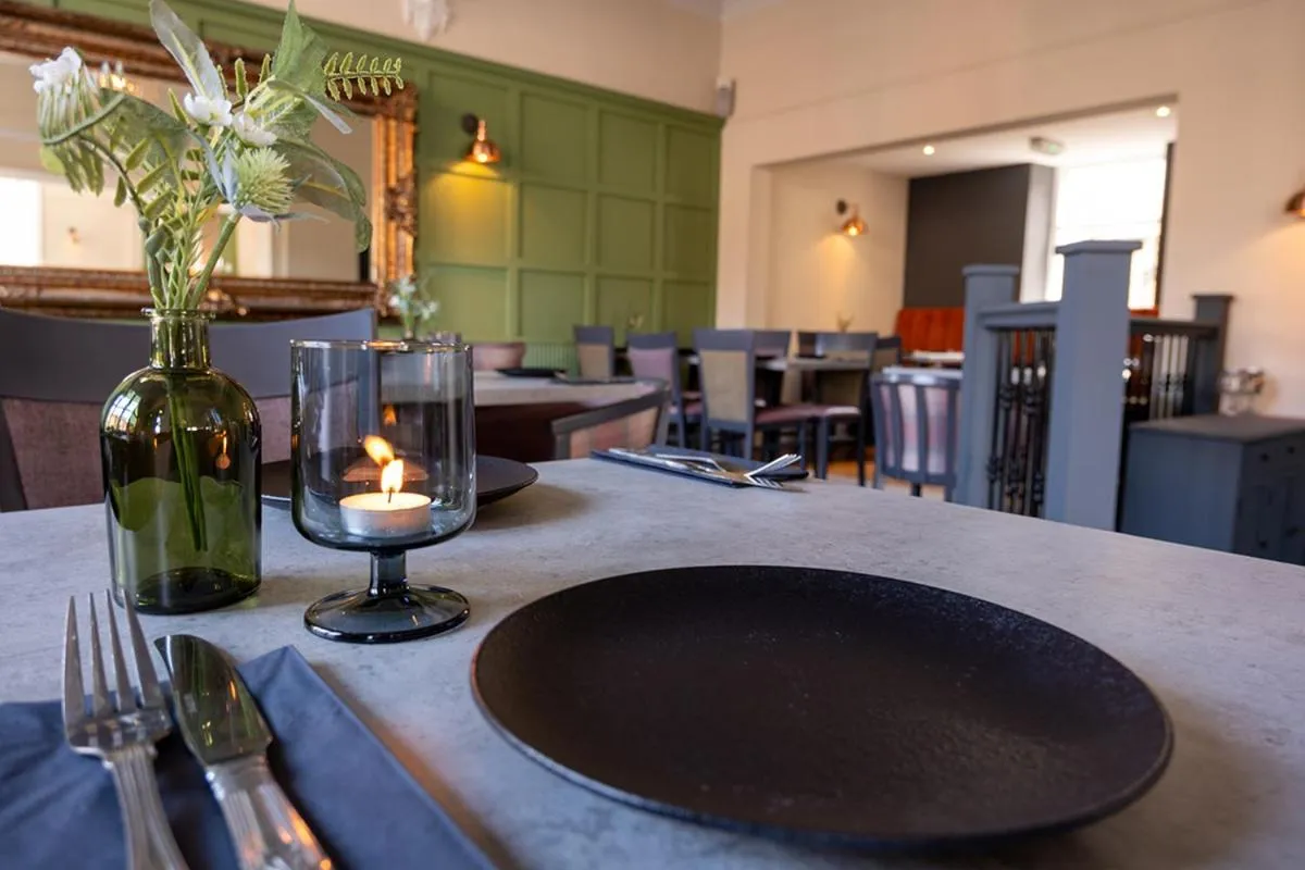 Restaurant/places to eat in Station Lounge & Rooms