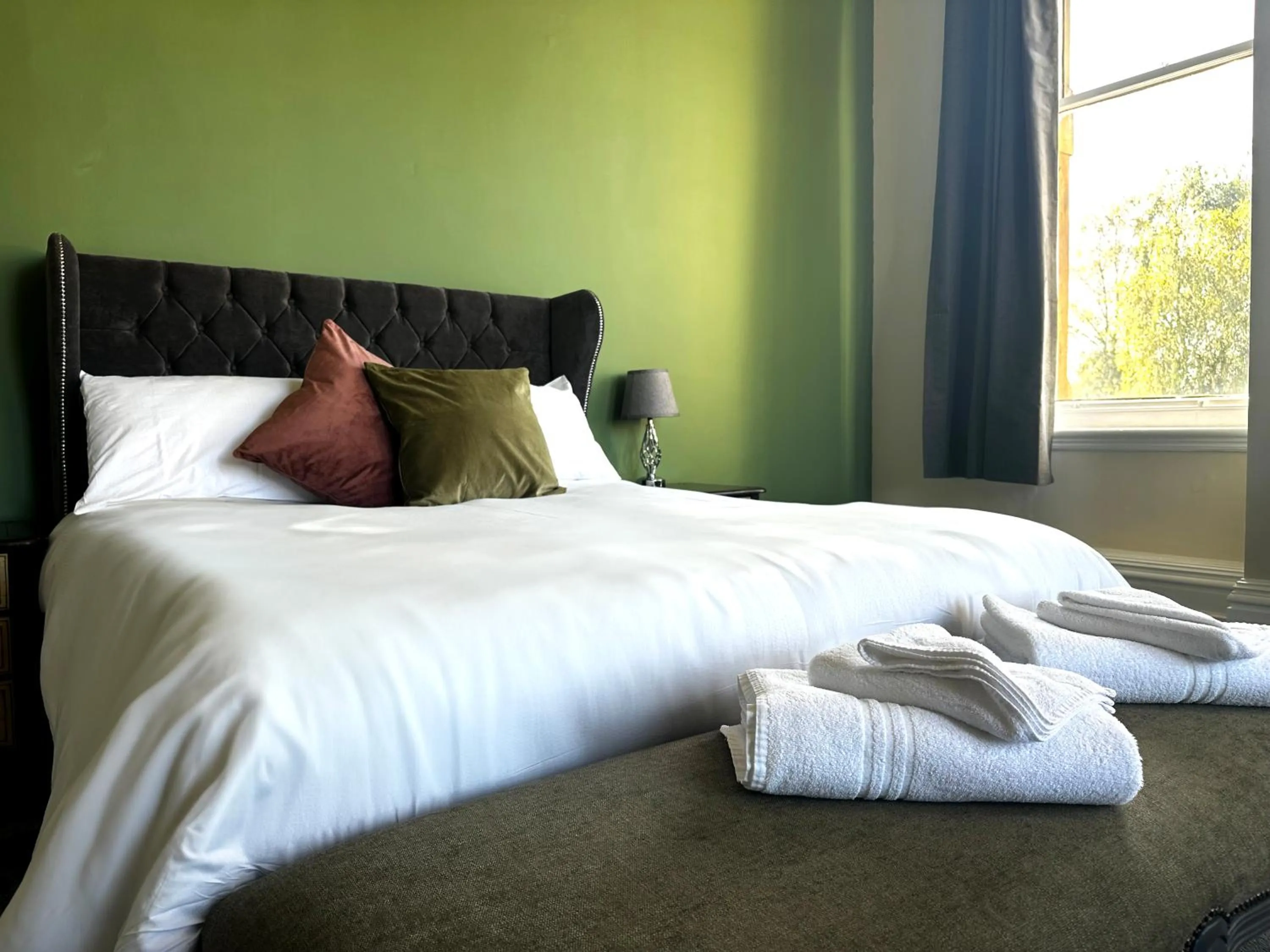 Bed in Station Lounge & Rooms