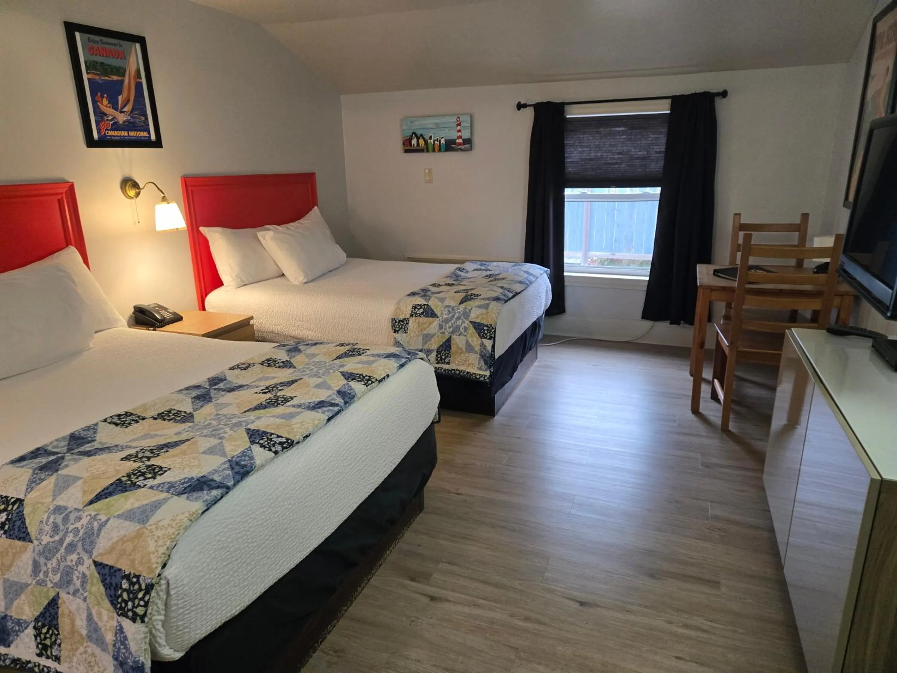 Bed in Seawinds Motel & Cottages