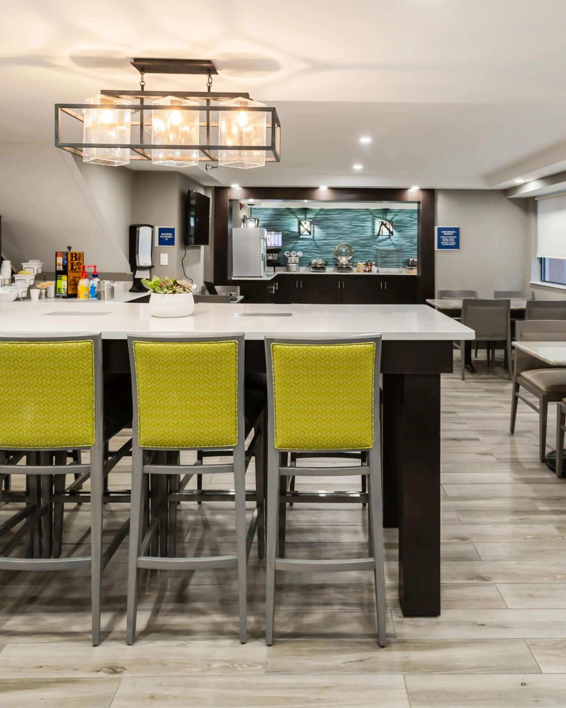 Lounge or bar in Best Western West Lebanon-Hanover