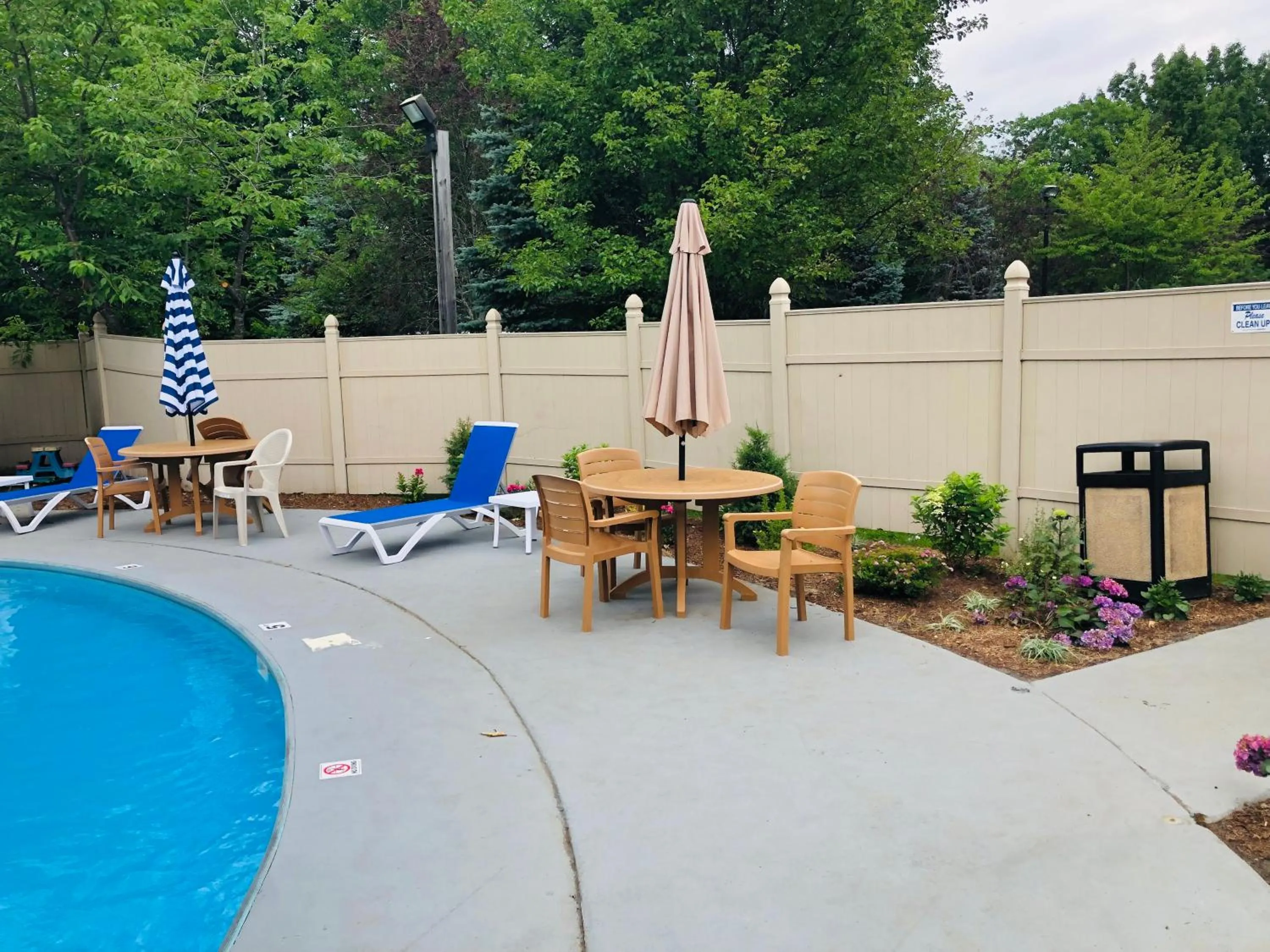 Swimming pool in Best Western West Lebanon-Hanover