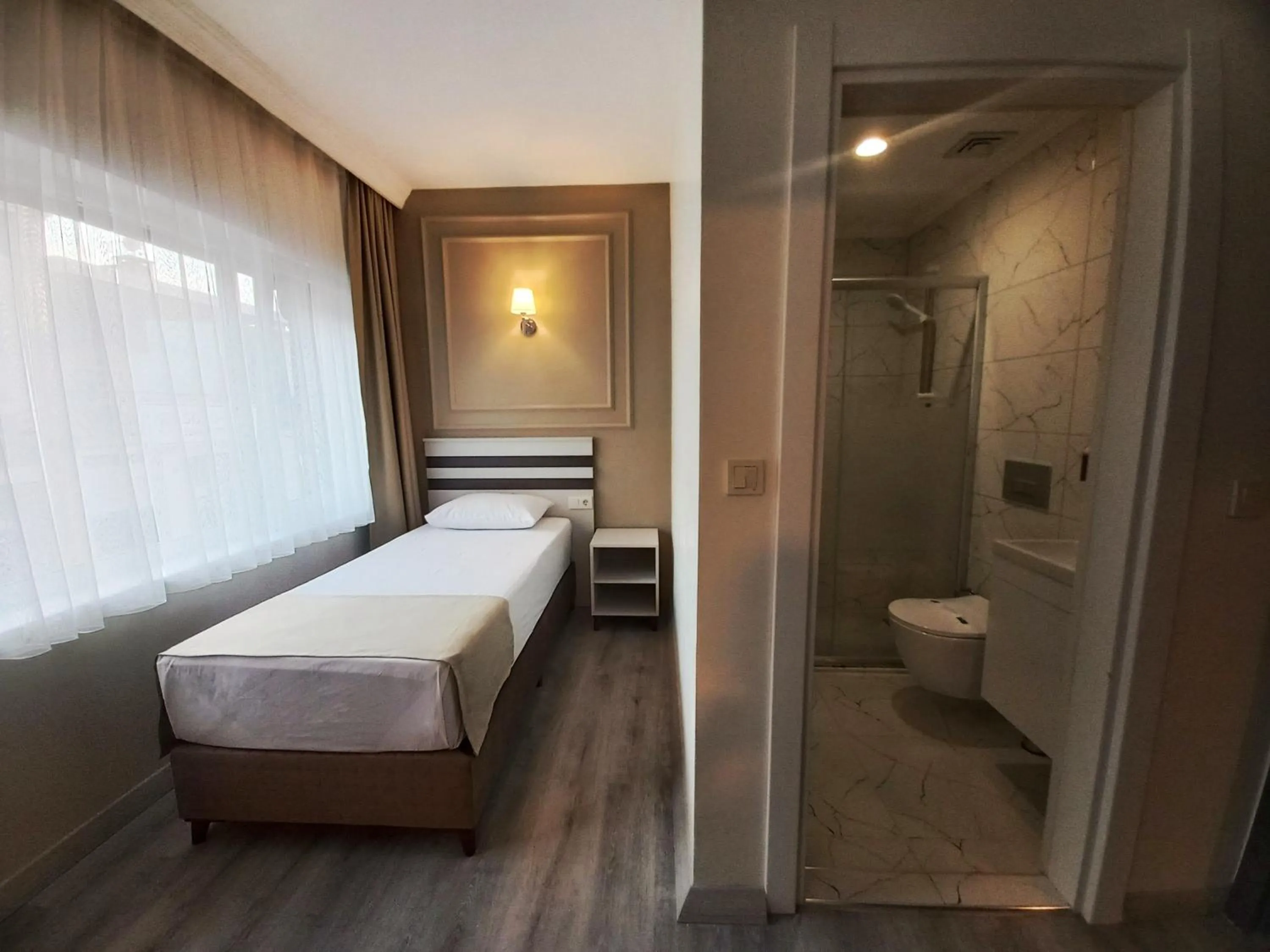 Shower, Bed in GRANDAURA EDıRNE