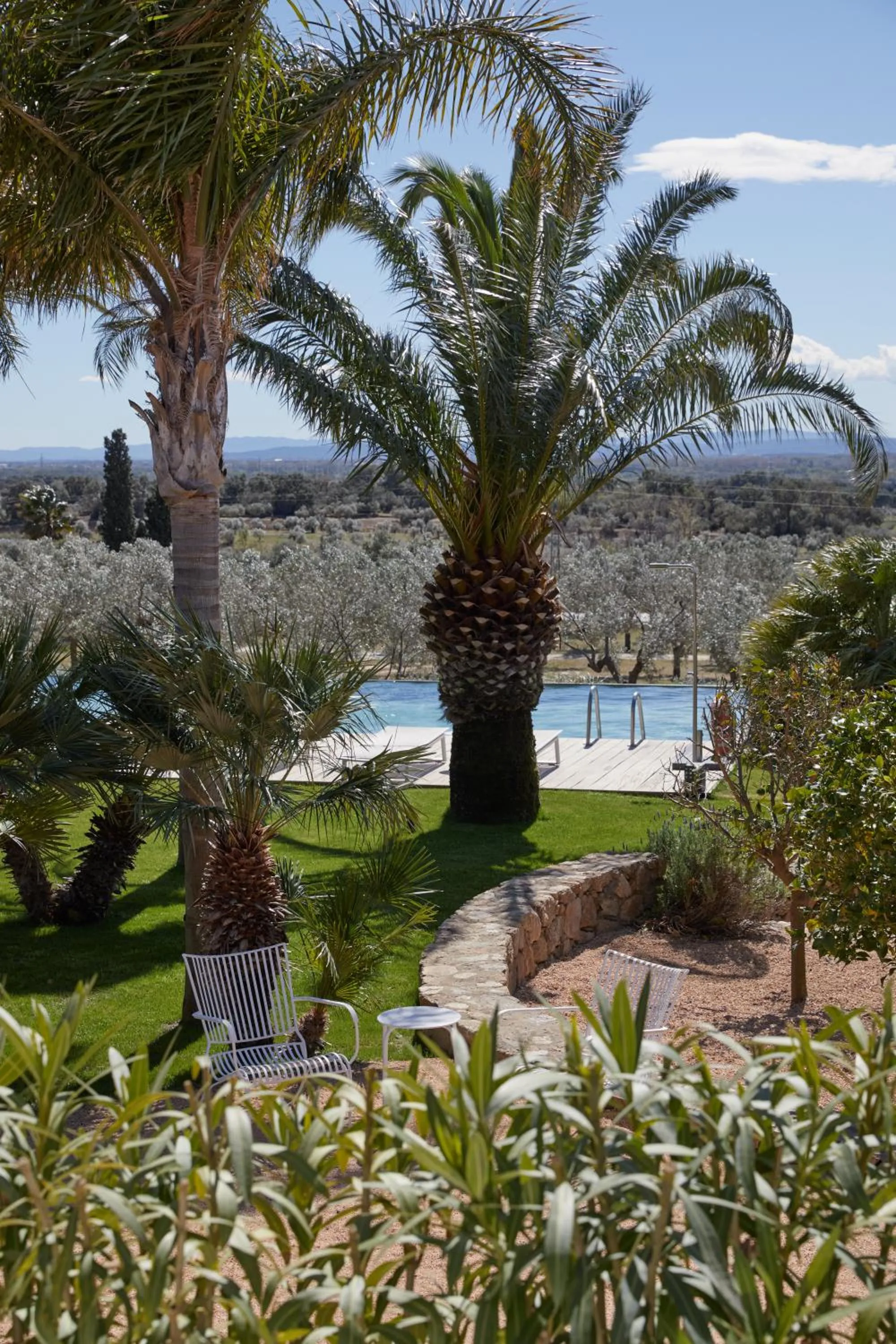 Swimming pool in Hotel Mas Lazuli by Fimedhotels