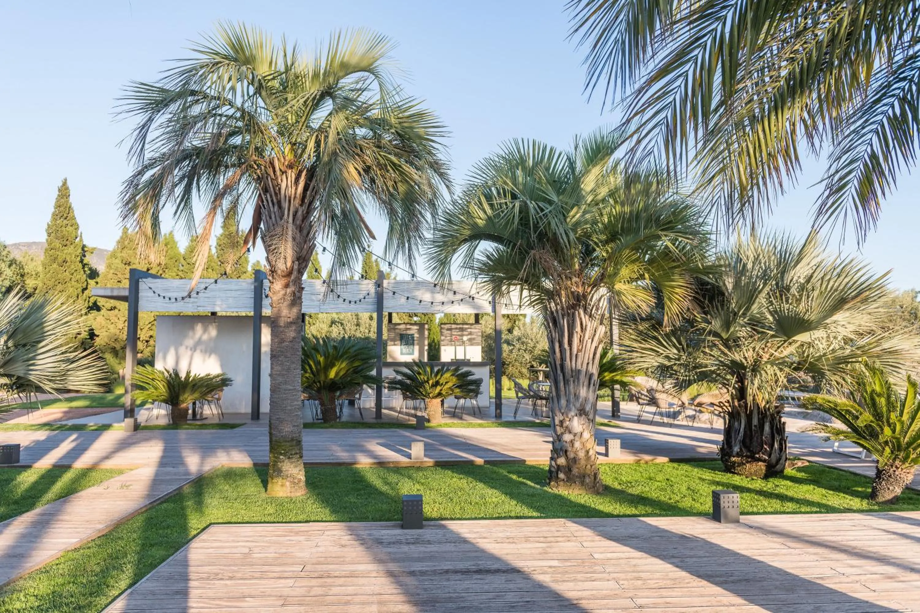 Garden in Hotel Mas Lazuli by Fimedhotels