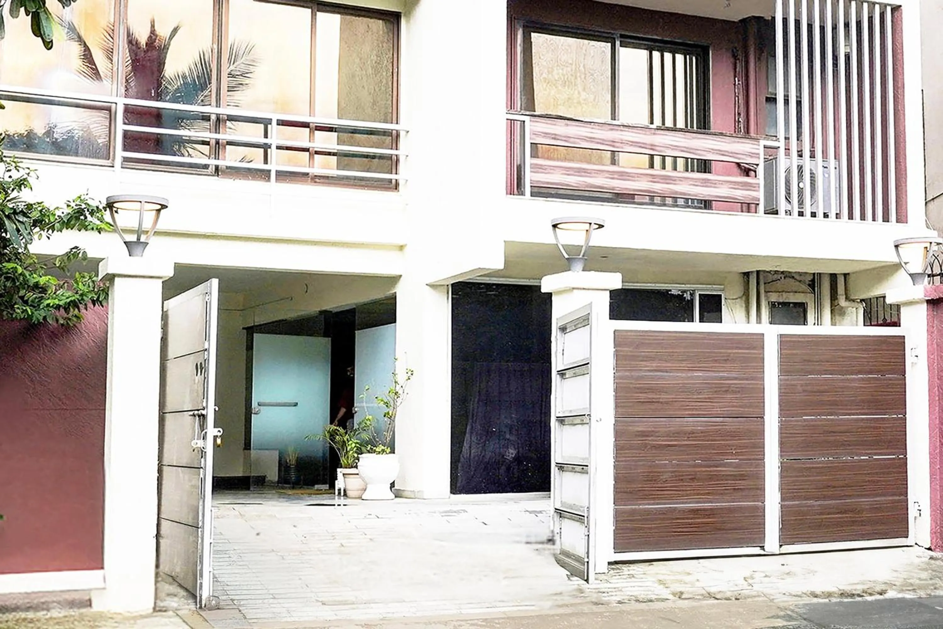 Facade/entrance in Super Hotel O Seawoods Near Palm Beach Road Formerly Sai Roop