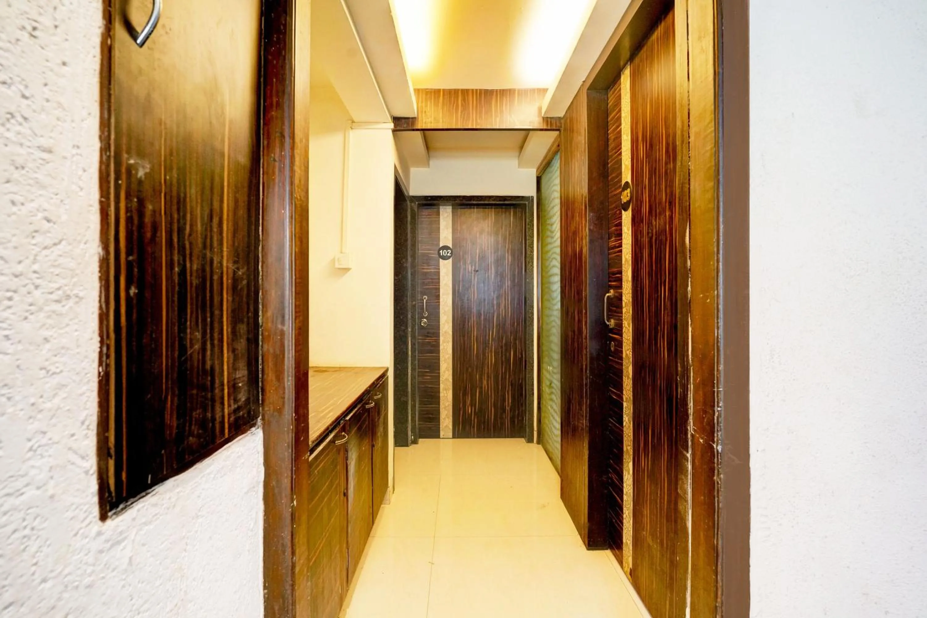 Lobby or reception in Super Hotel O Seawoods Near Palm Beach Road Formerly Sai Roop