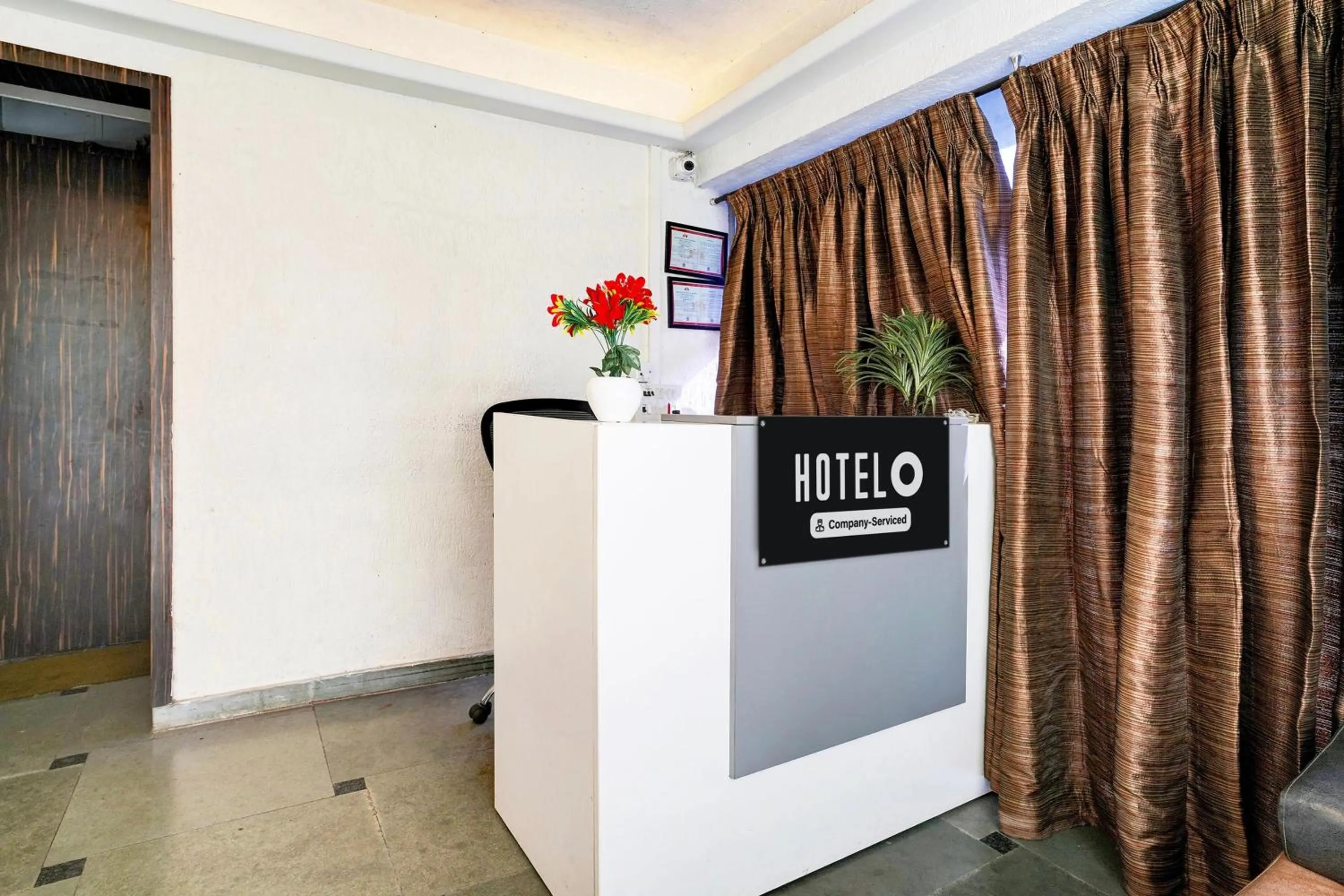 Lobby or reception in Super Hotel O Seawoods Near Palm Beach Road Formerly Sai Roop