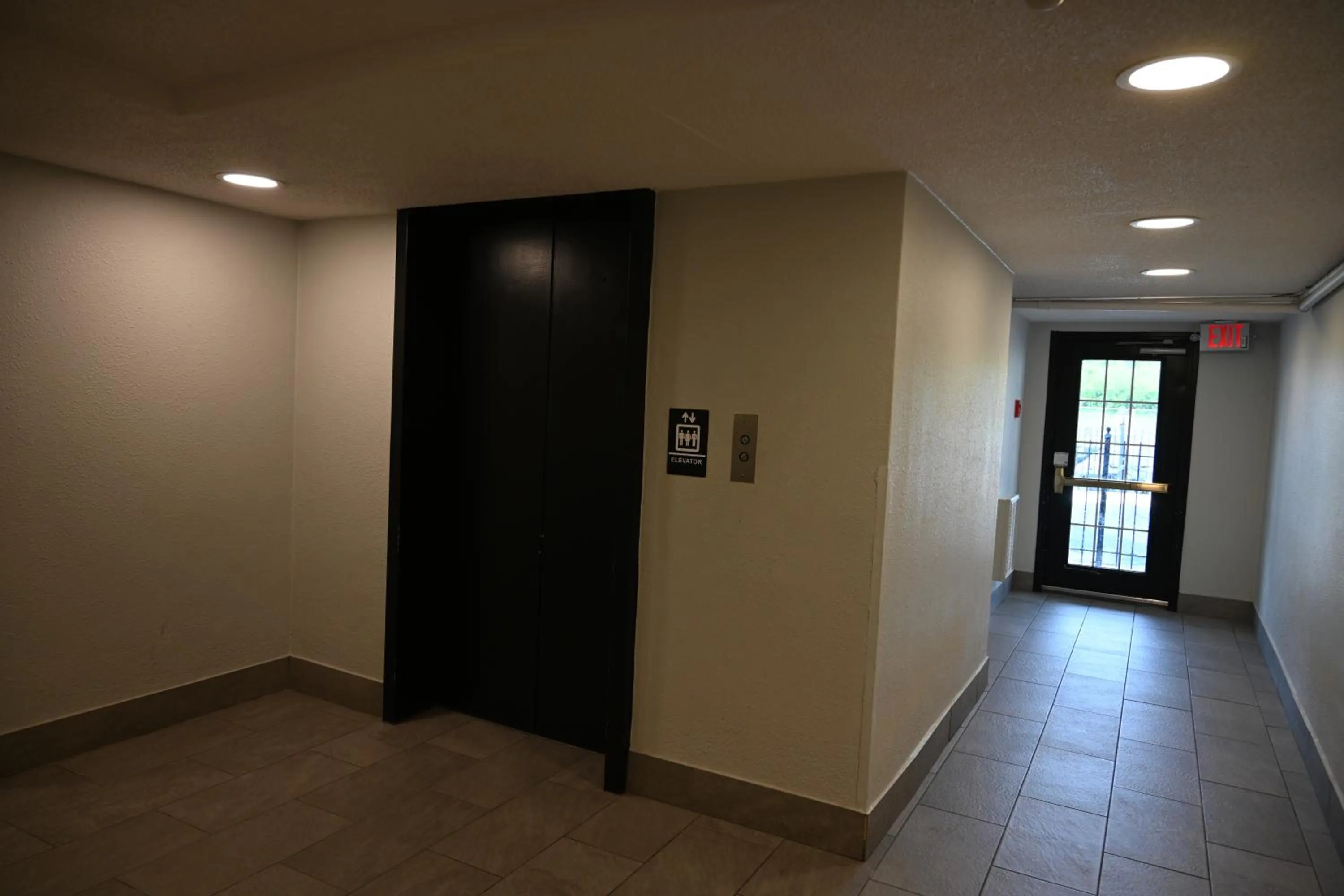 elevator in Motel 6-Hazelwood, MO