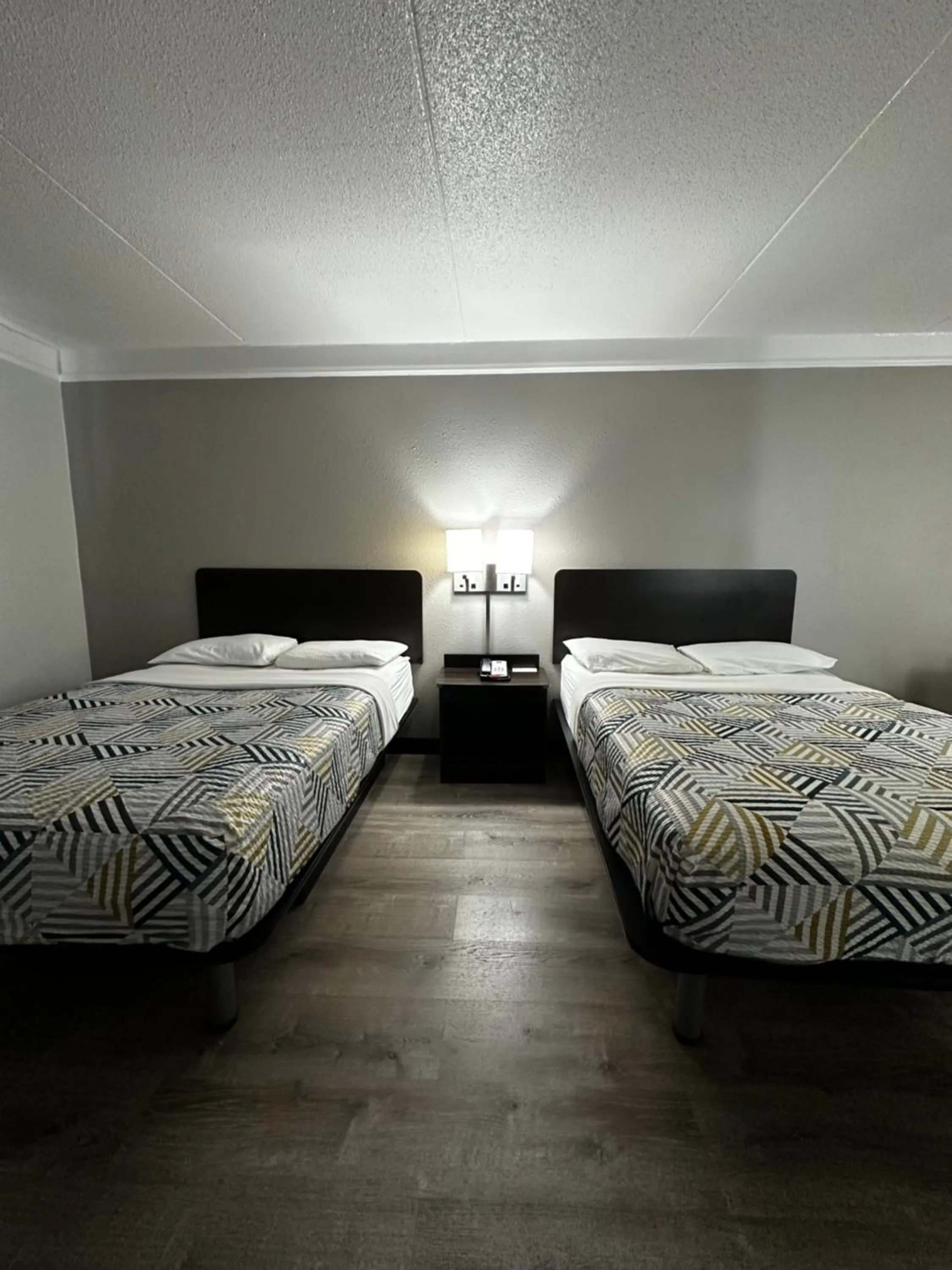 Quadruple Room - Disability Access in Motel 6-Hazelwood, MO