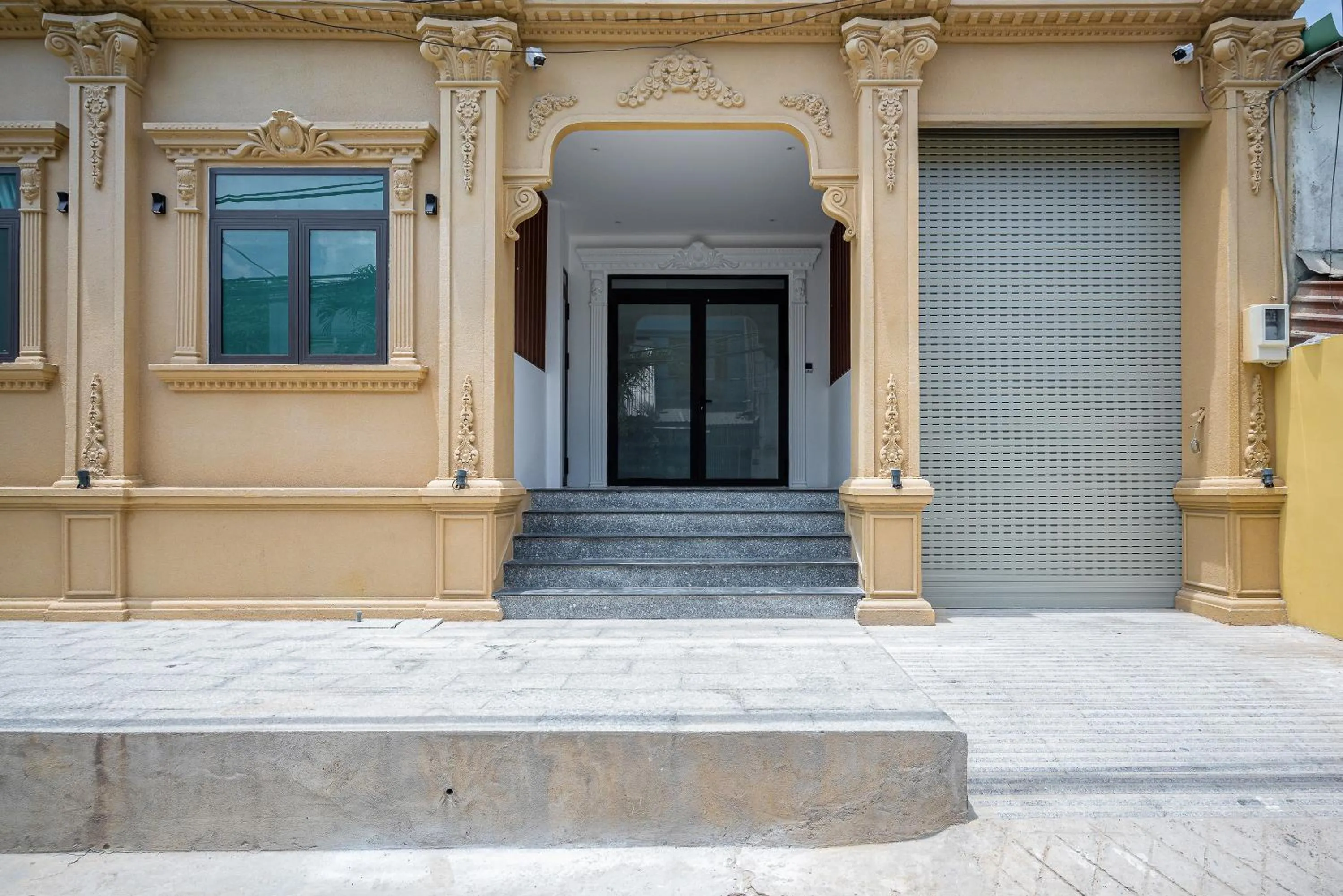 Facade/entrance in Cozrum Homes - Cozytel Residence