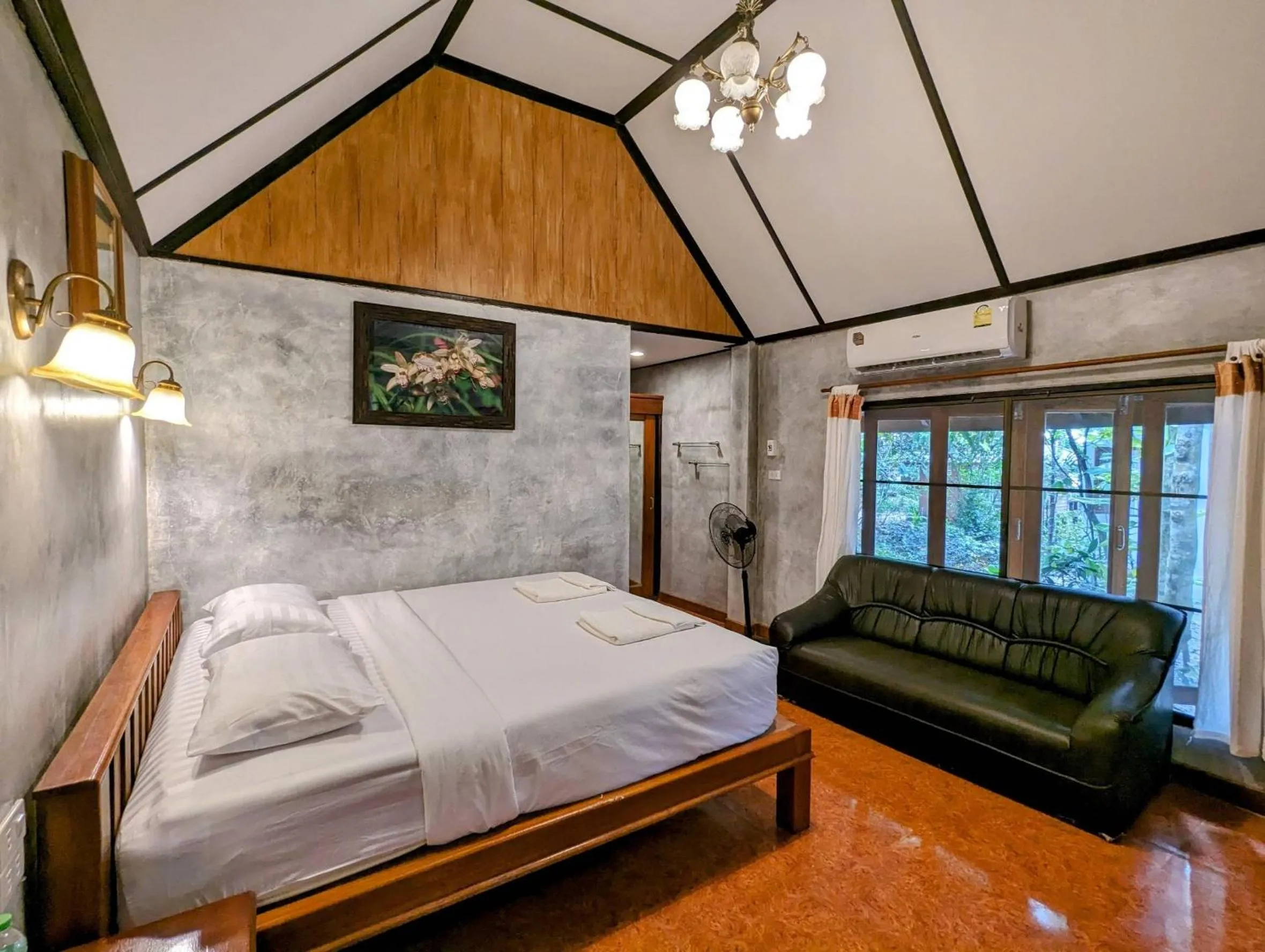 Bed in Ziggy Stardust