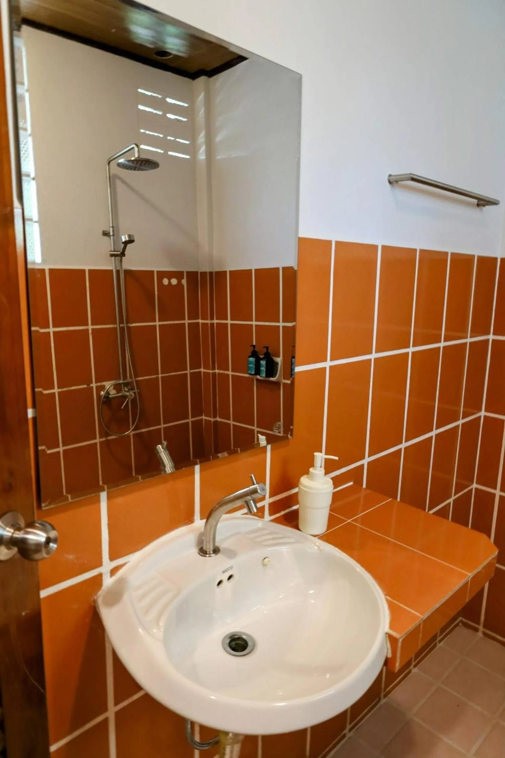 Shower in Ziggy Stardust