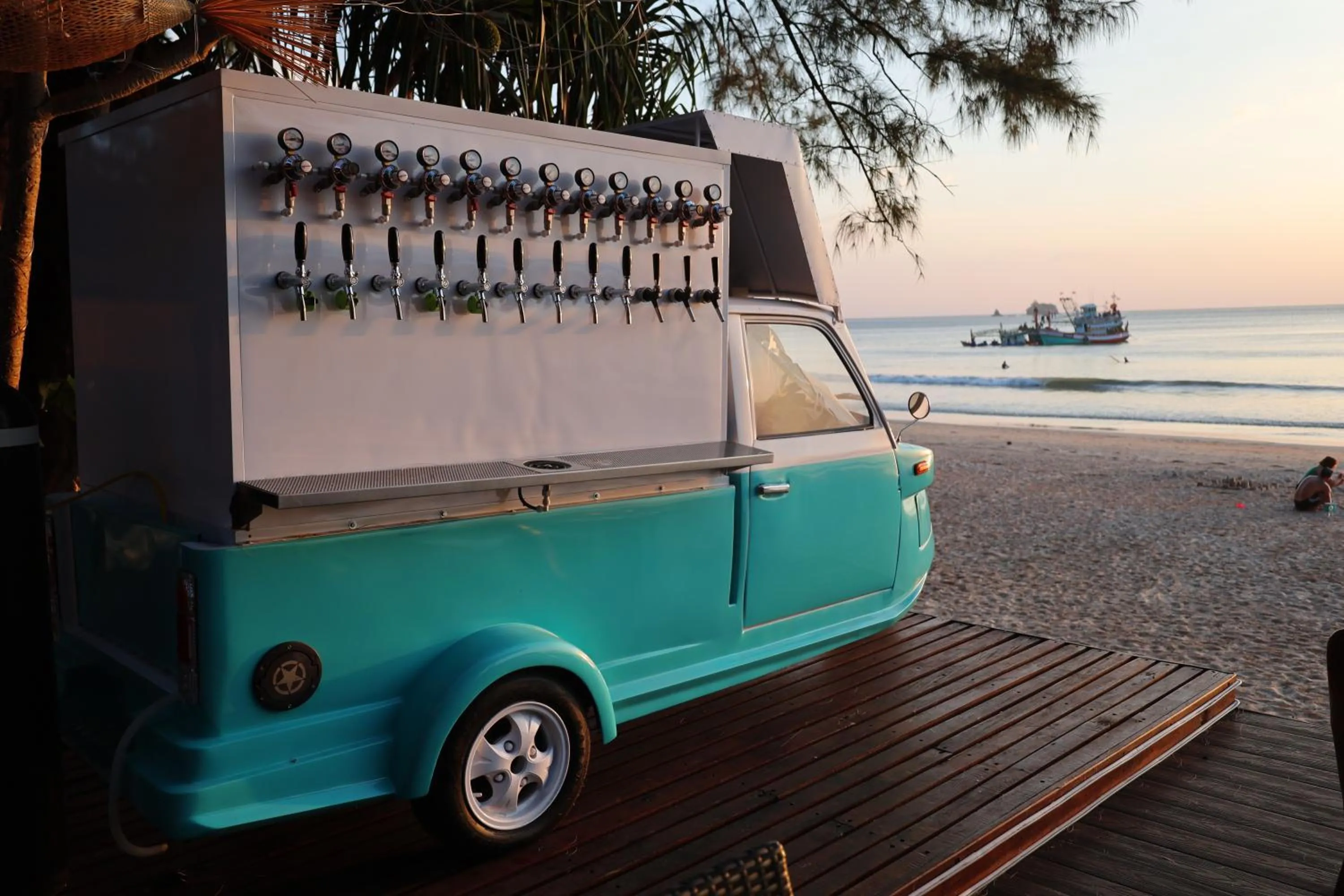 Restaurant/places to eat in Ziggy Stardust