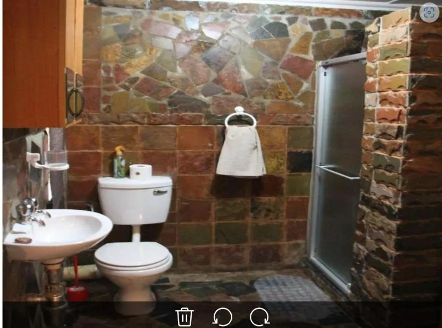 Emahlathini Guest Farm