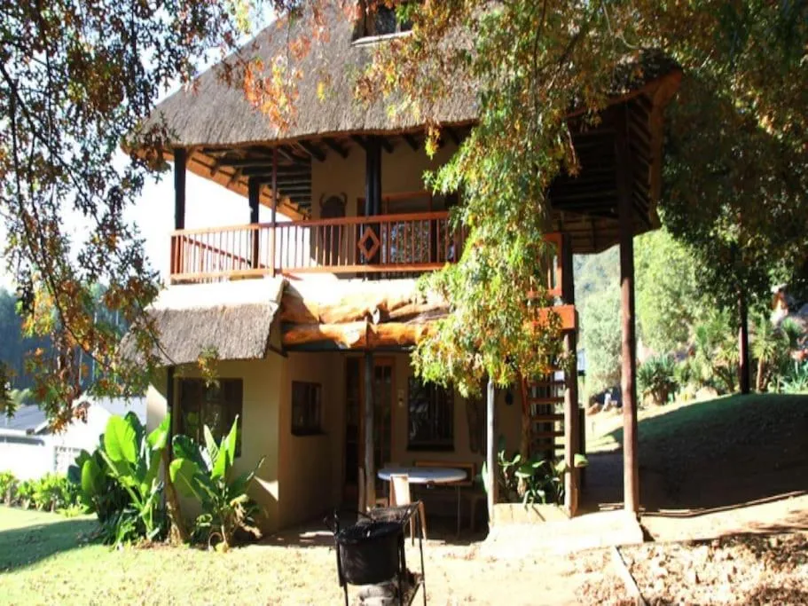 Emahlathini Guest Farm