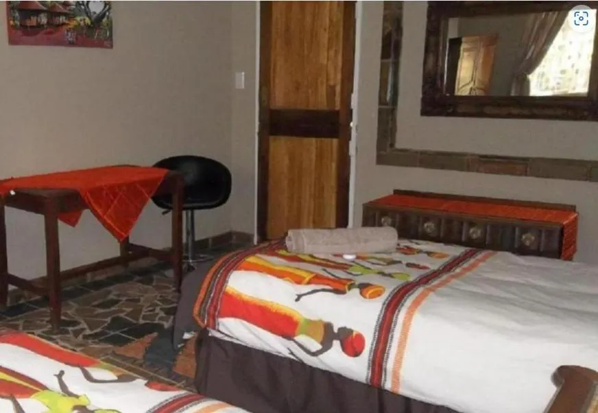 Emahlathini Guest Farm