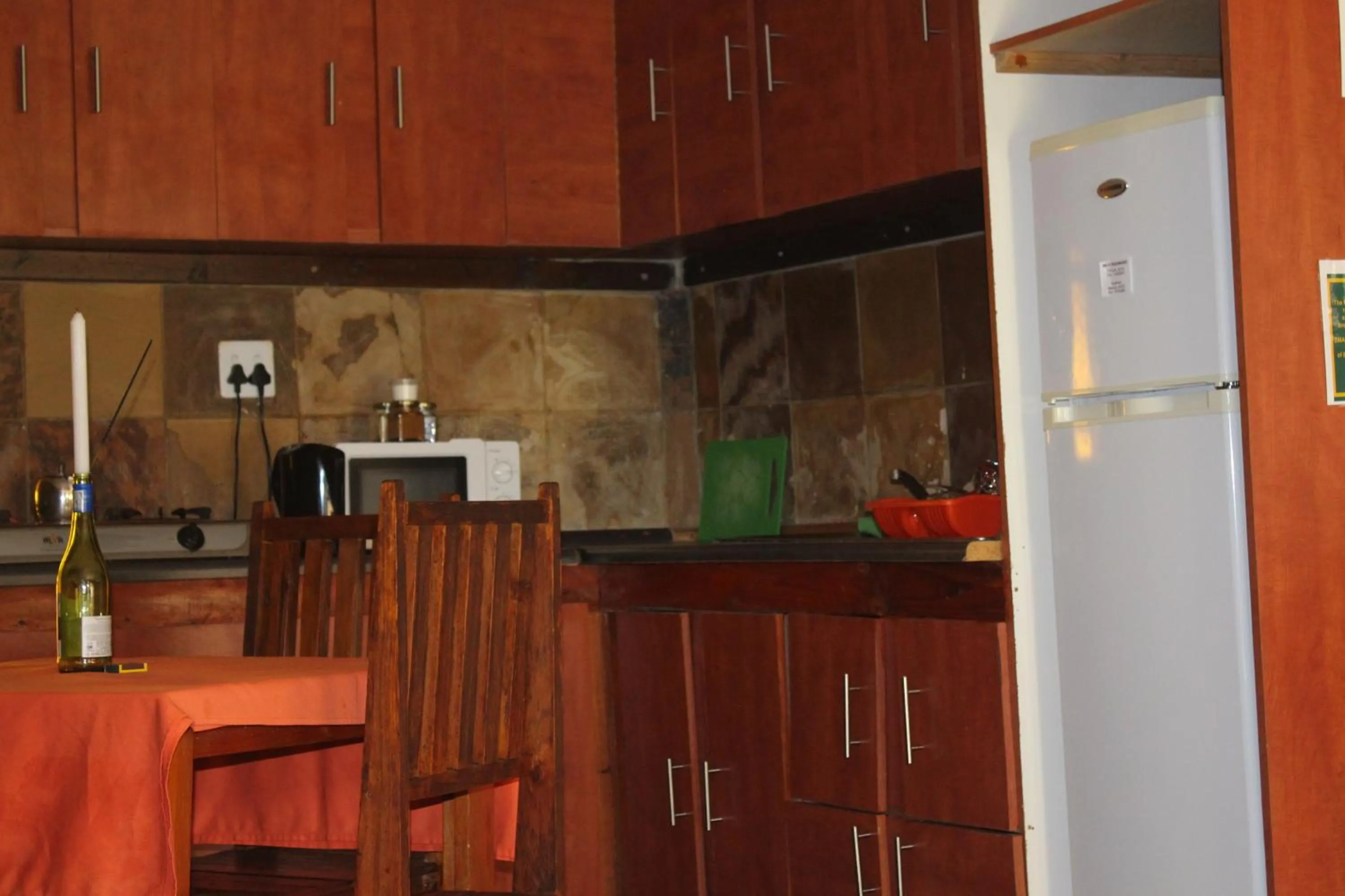 Emahlathini Guest Farm