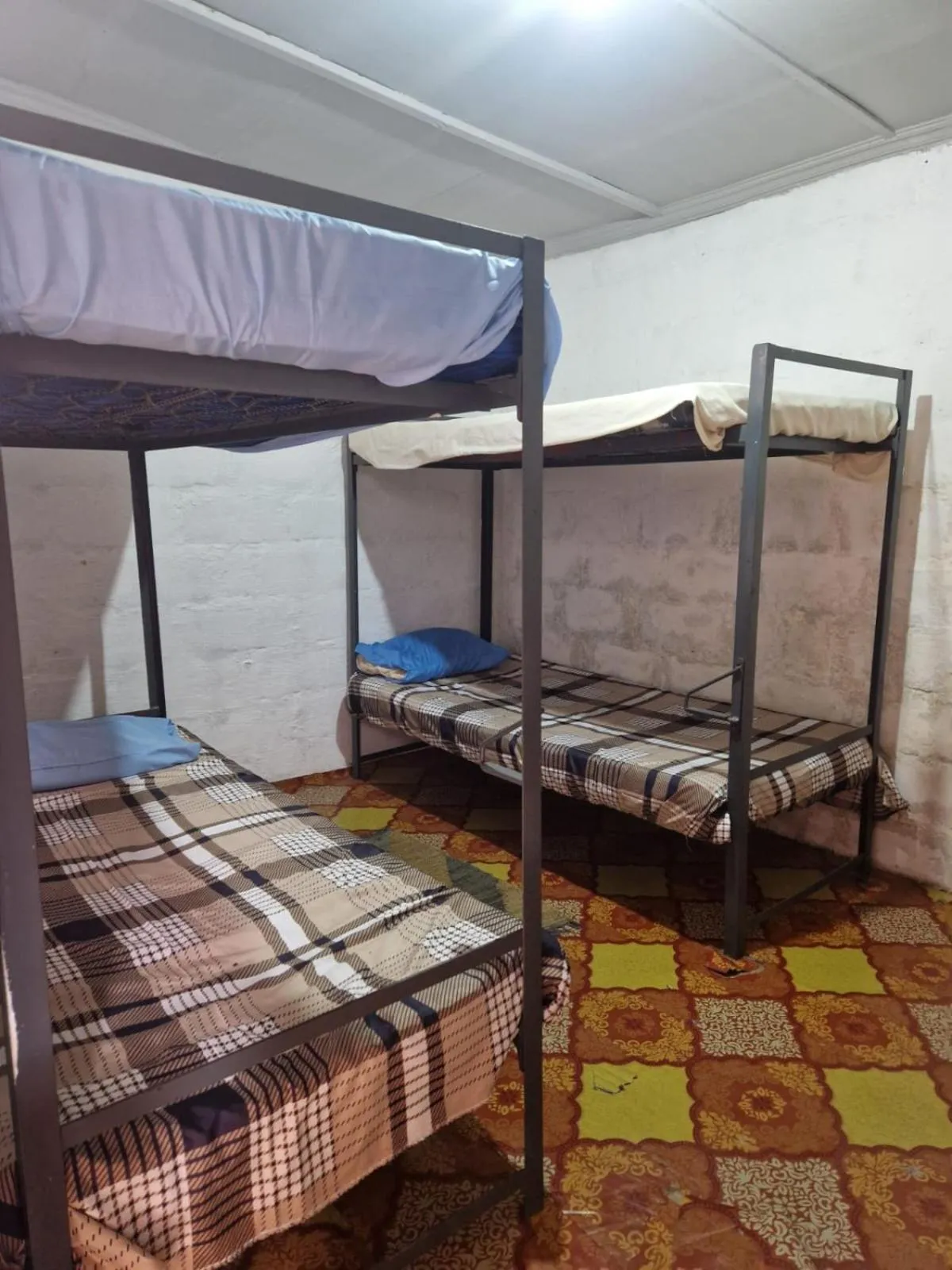 Emahlathini Guest Farm