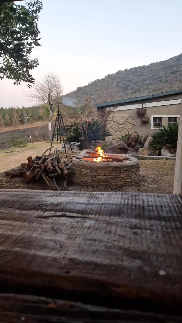 Emahlathini Guest Farm