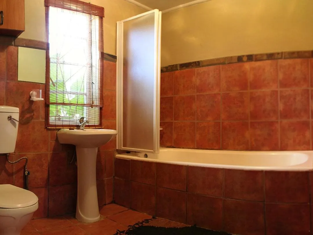 Emahlathini Guest Farm