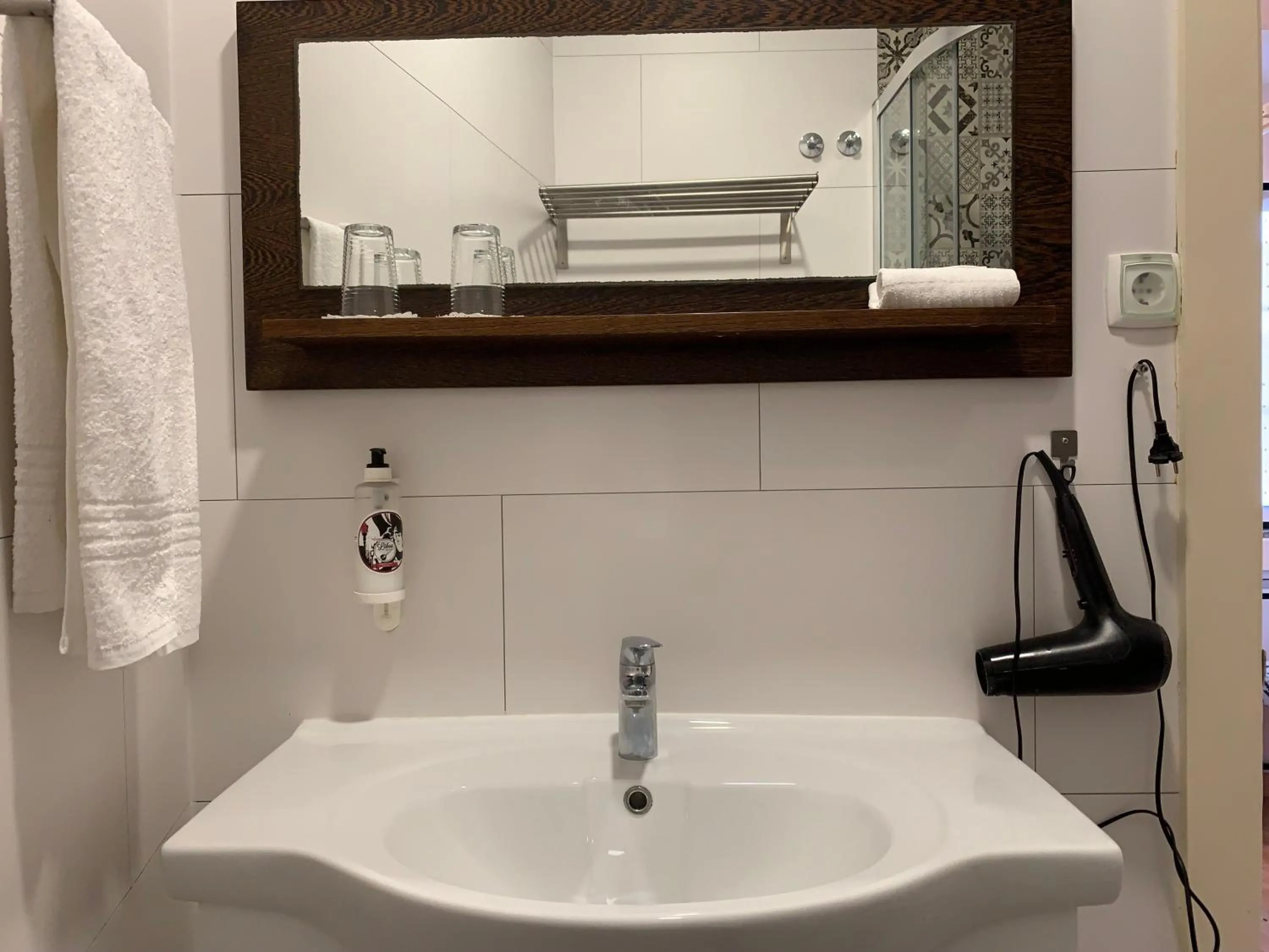 Bathroom in Discovery Apartment Estrela