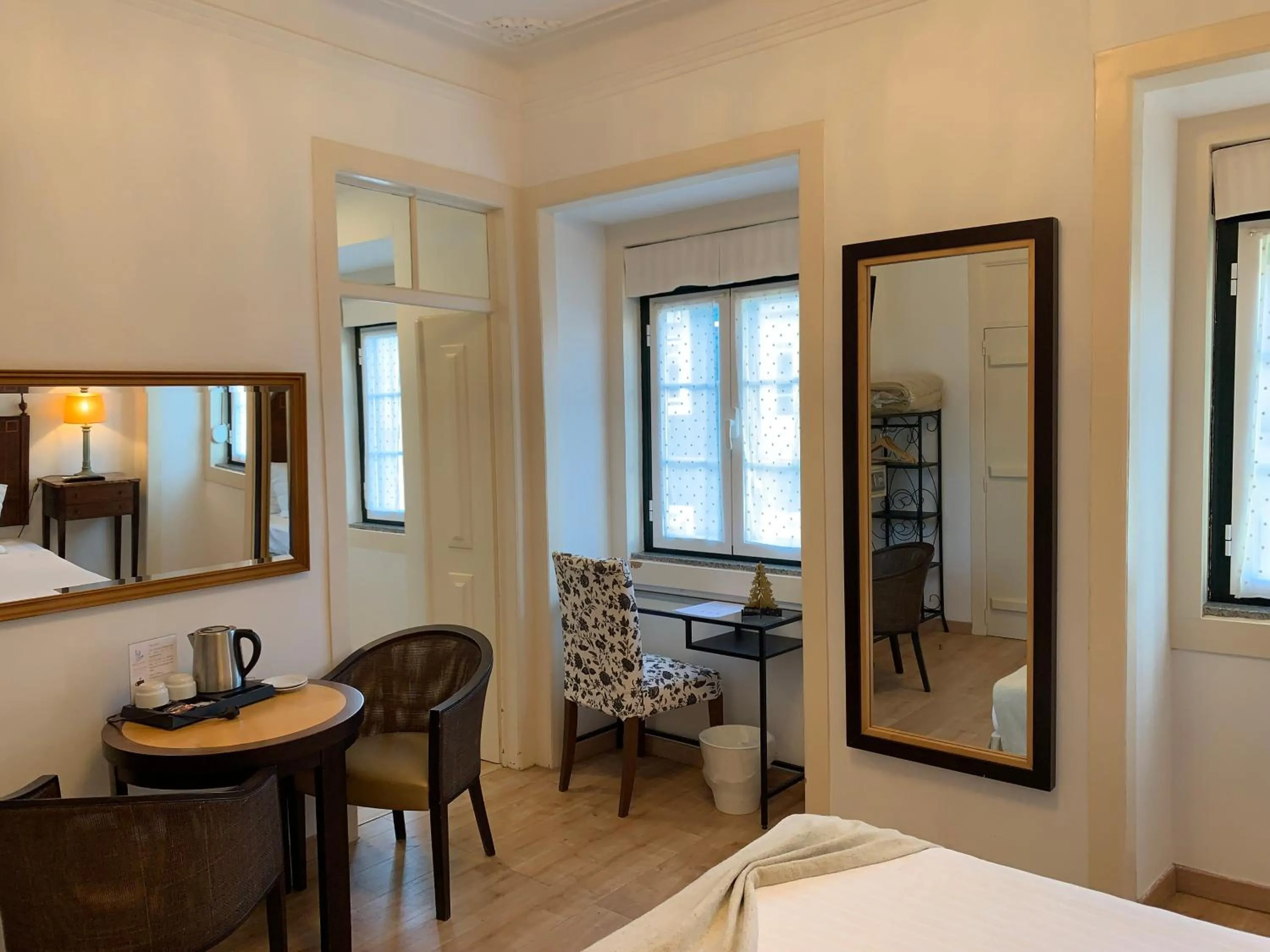 Decorative detail, Bed in Discovery Apartment Estrela