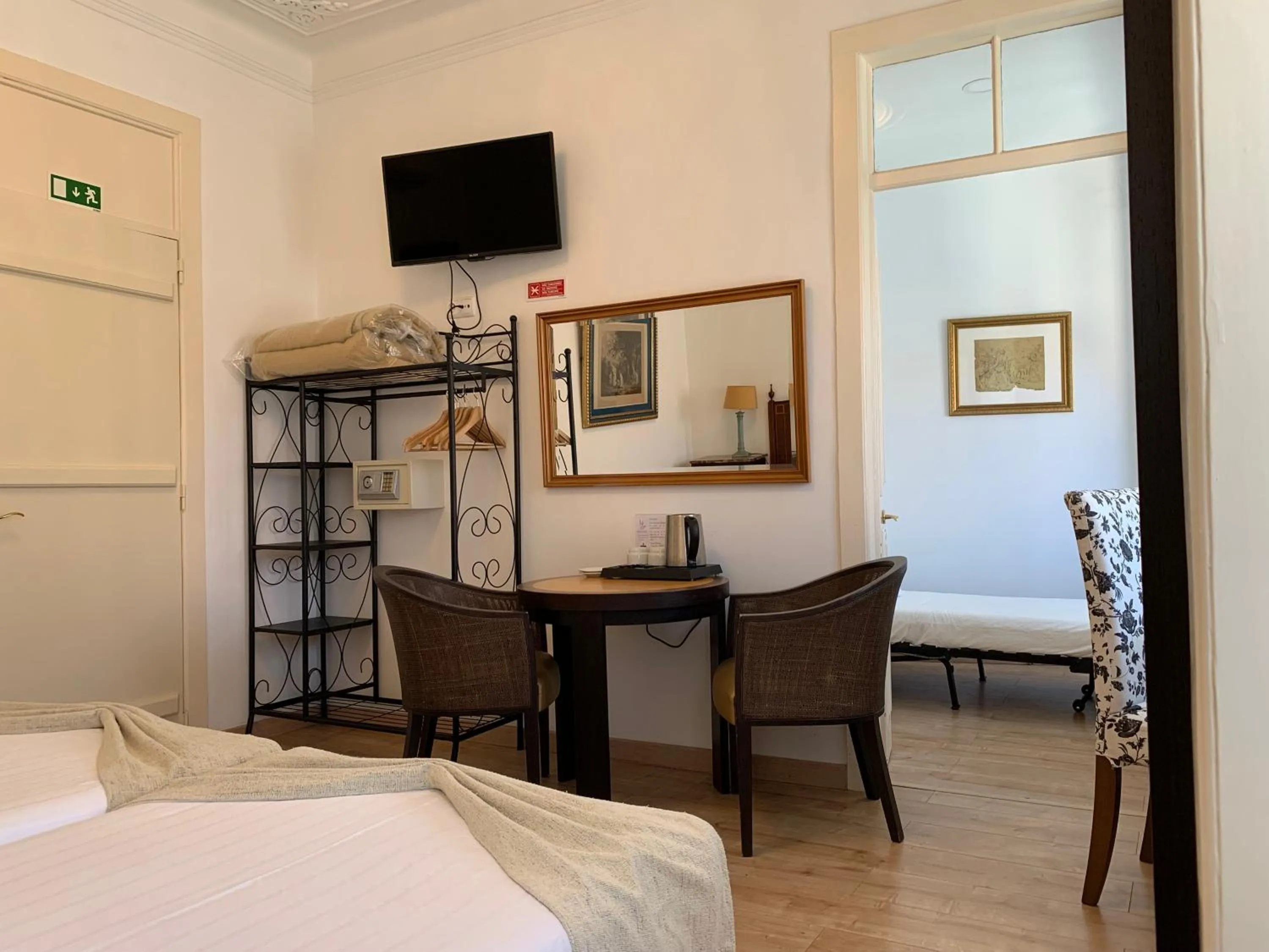 Decorative detail, Bed in Discovery Apartment Estrela