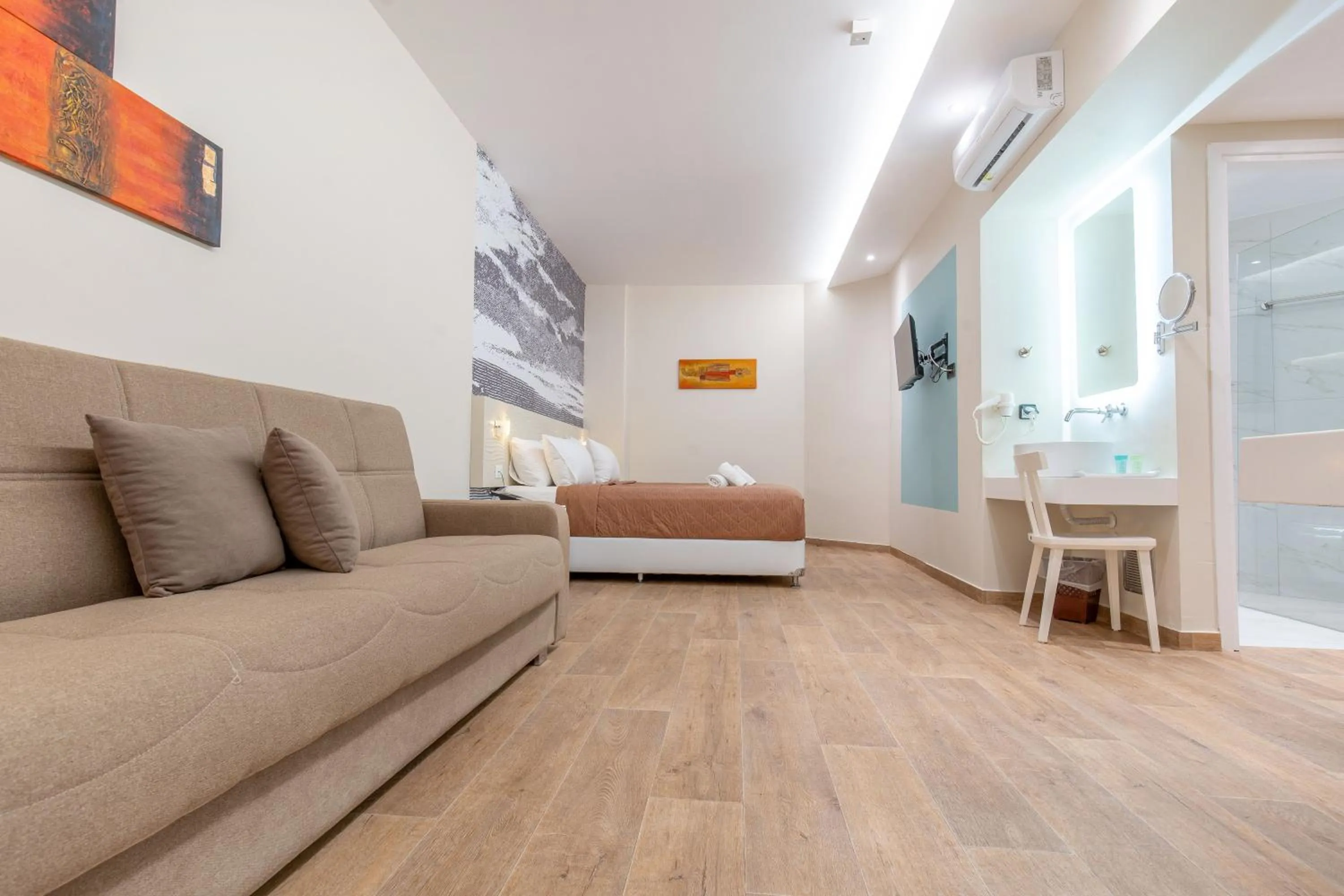 Bed in Sunny Days Hotel