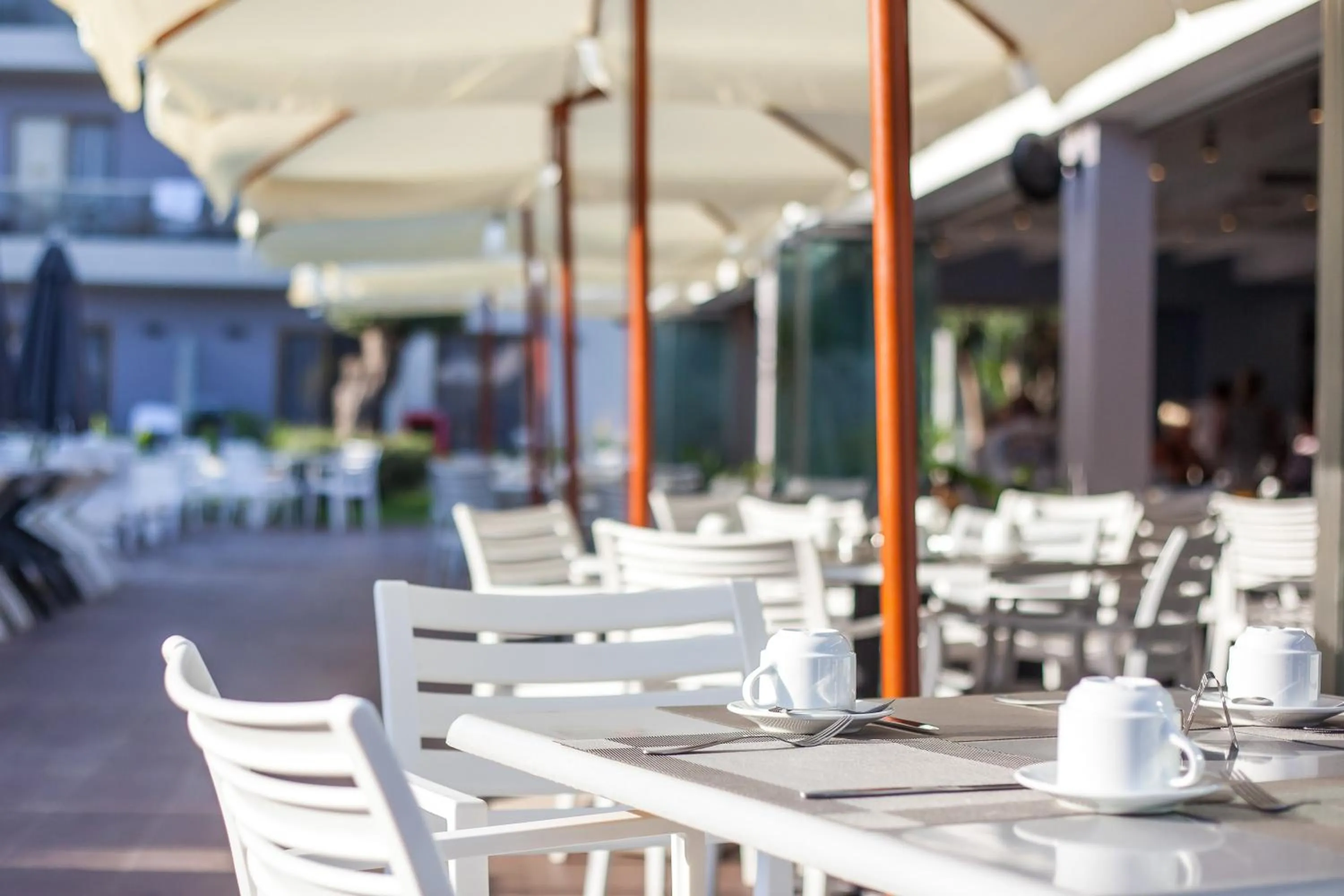 Restaurant/places to eat in Sunny Days Hotel