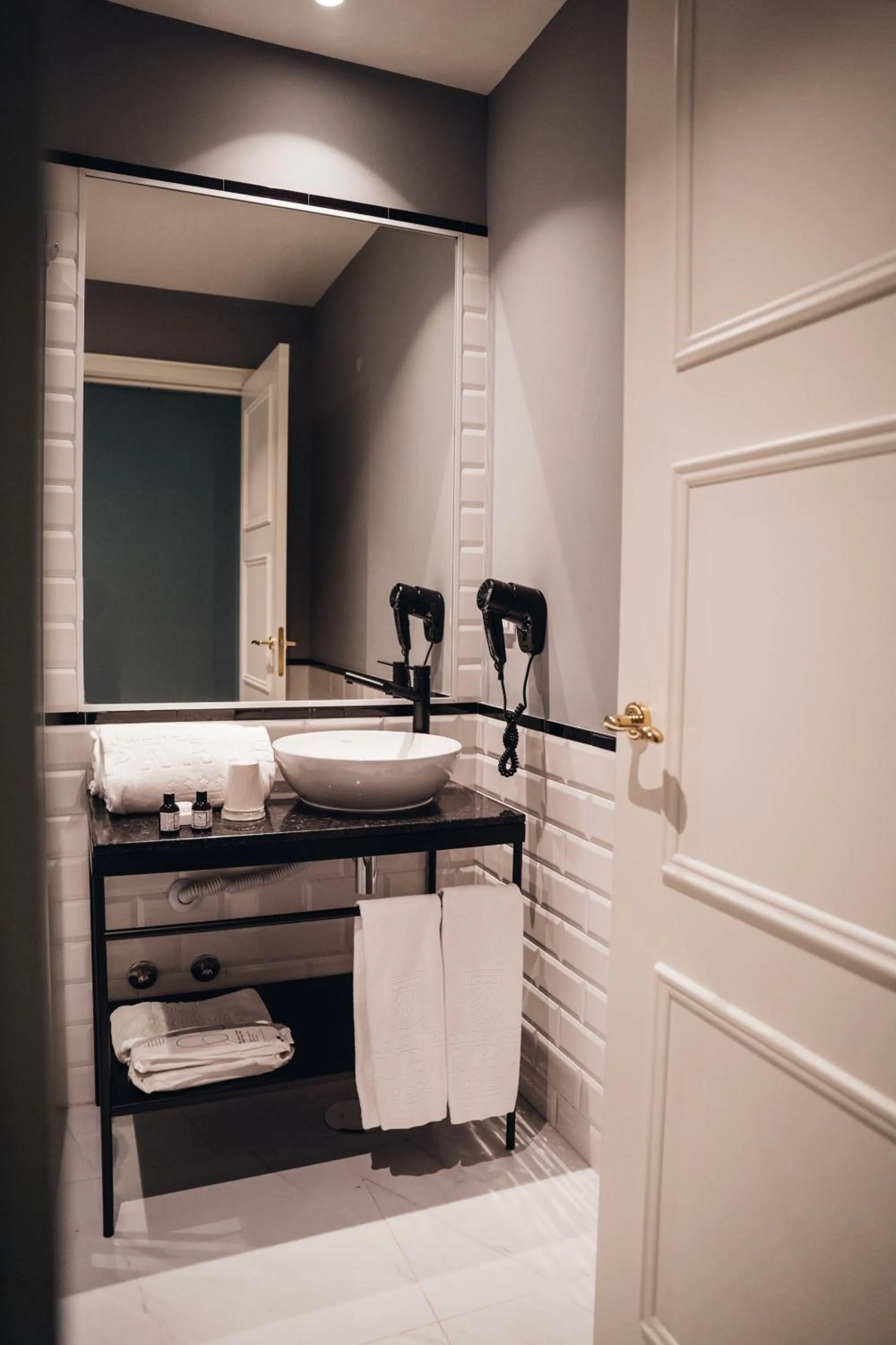 GRANDE HOTEL PARIS by STAY HOTELS