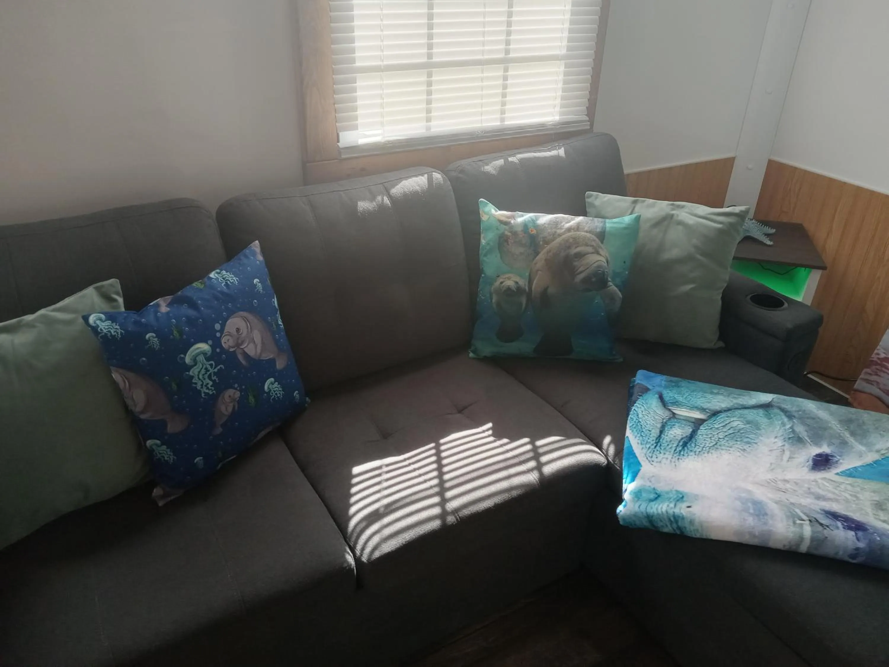 Living room in Treasure Harbor