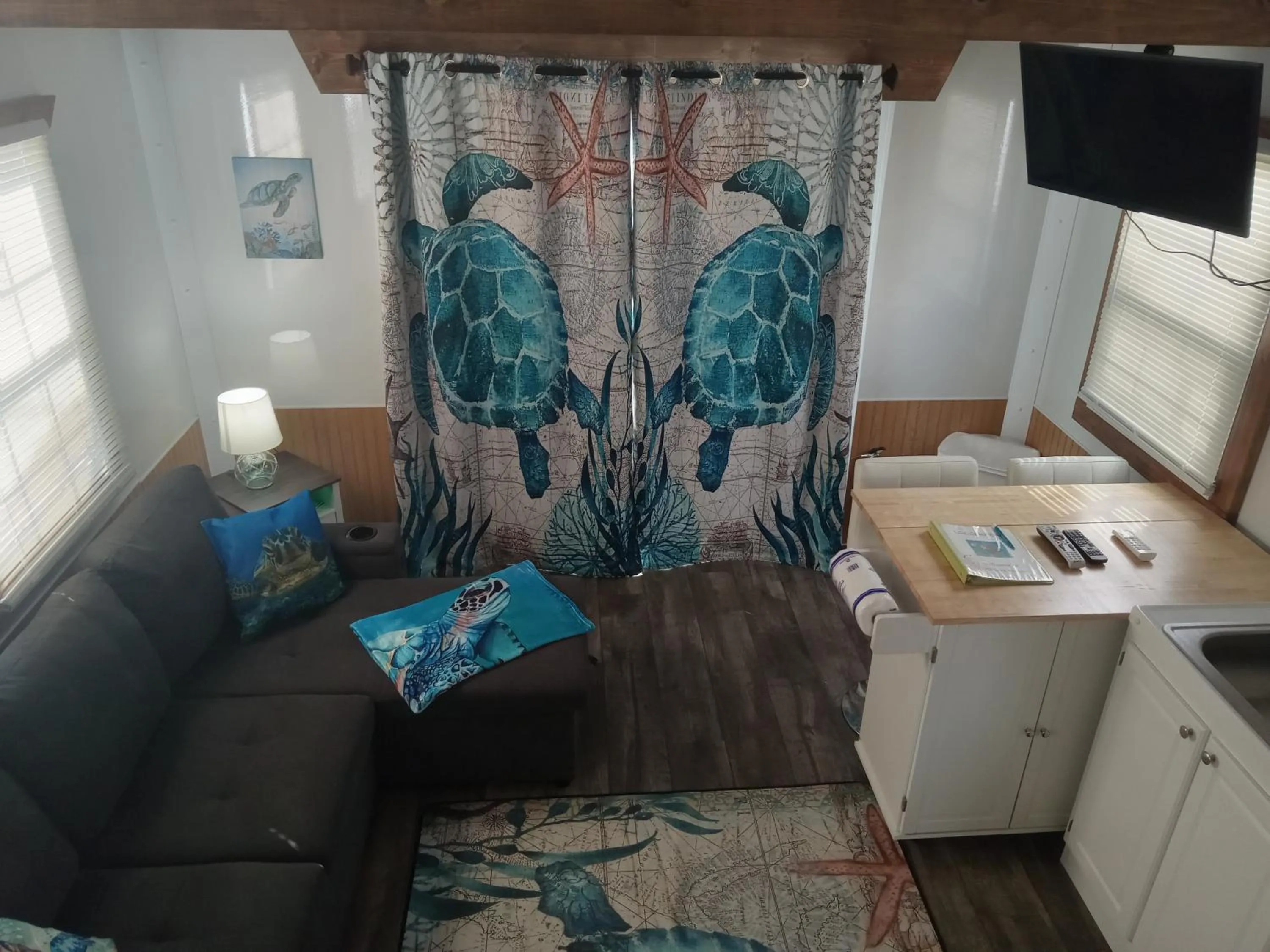 Living room in Treasure Harbor