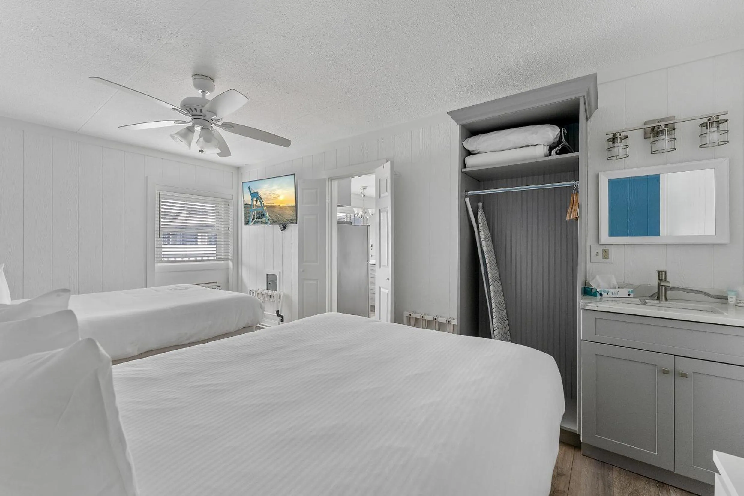 Bed in Beachcomber Resort