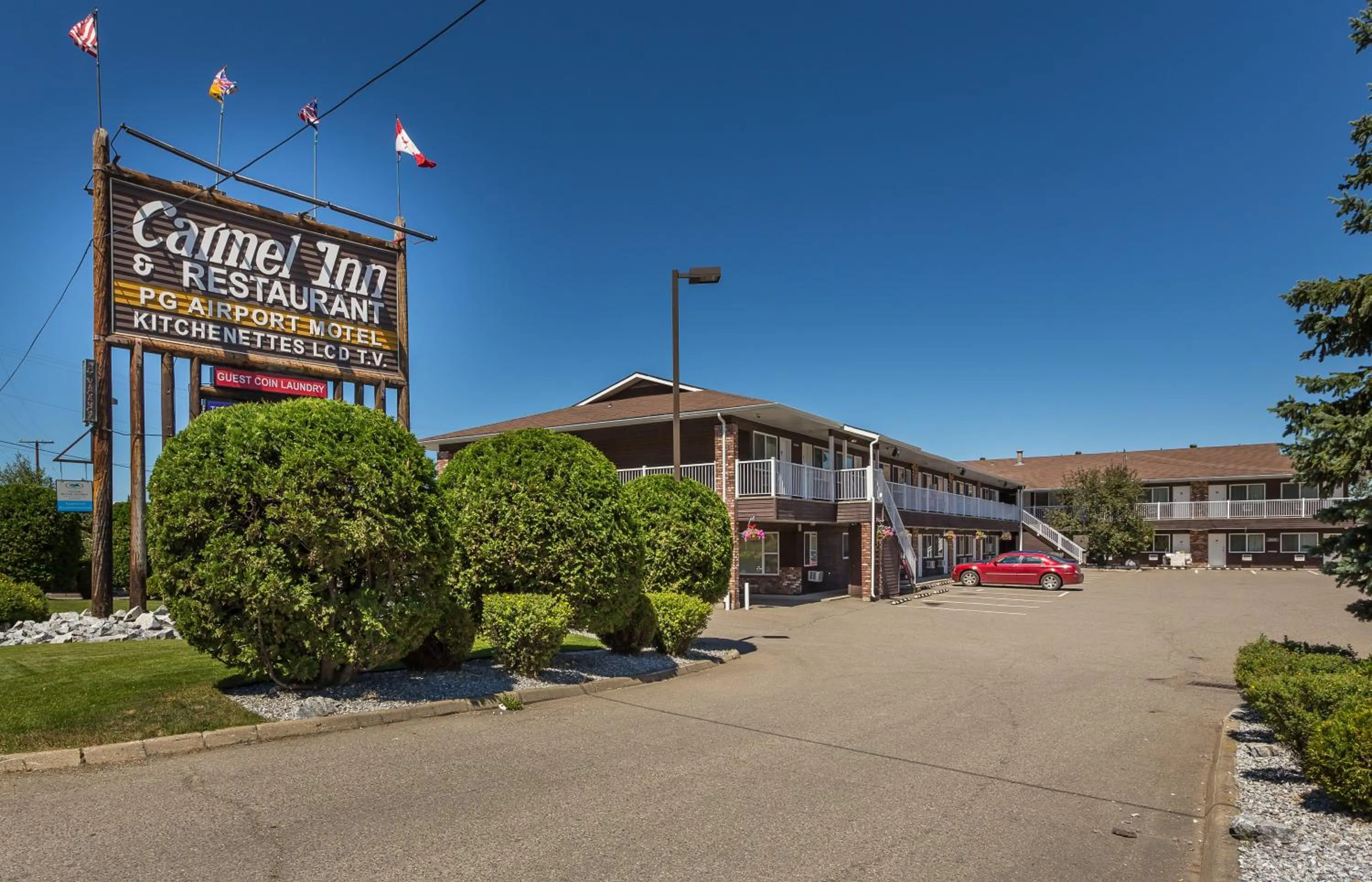 Facade/entrance in Carmel Inn